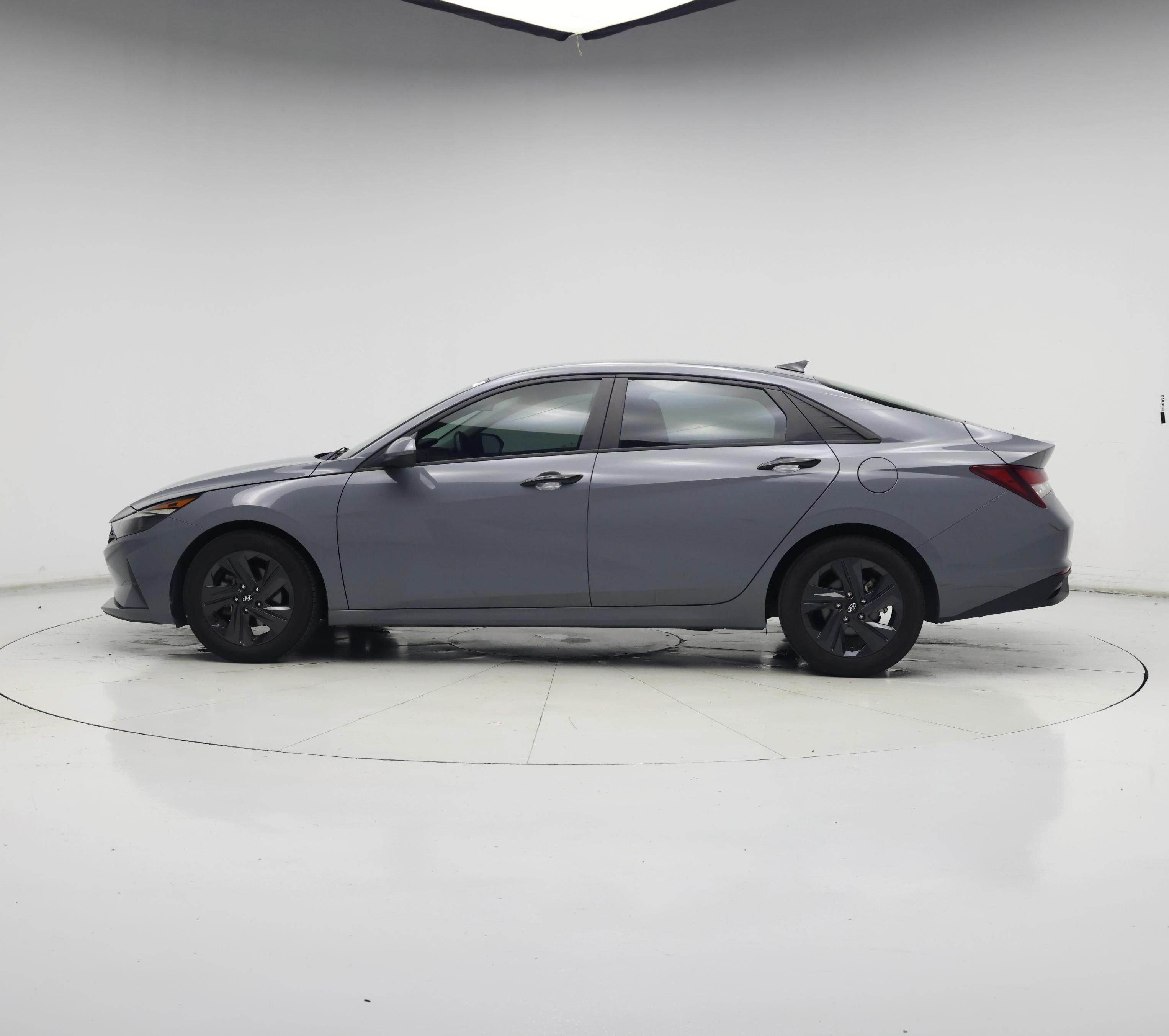 Thumbnail: 2021 Hyundai Elantra - 3