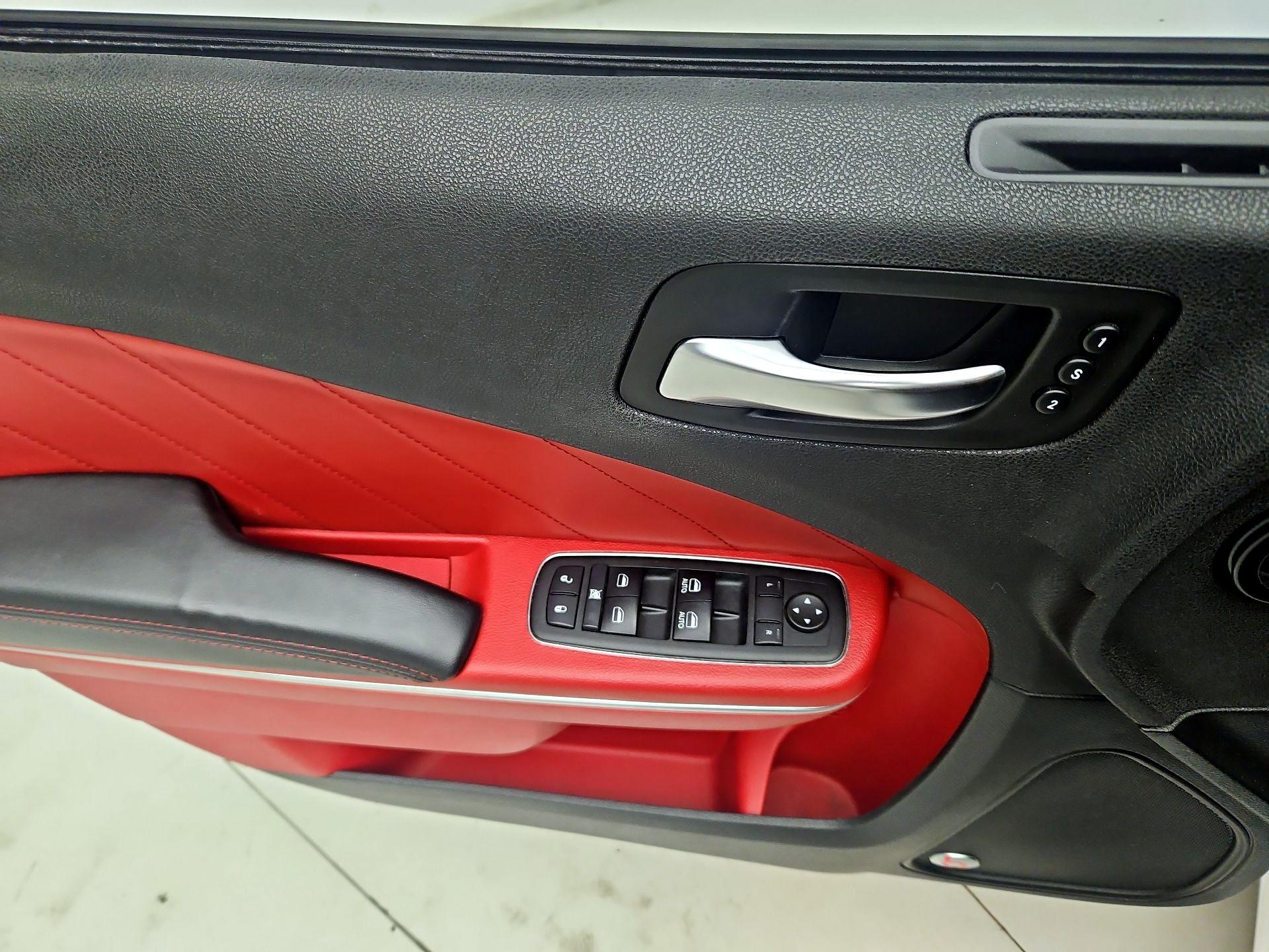 Thumbnail: 2016 Dodge Charger - 12