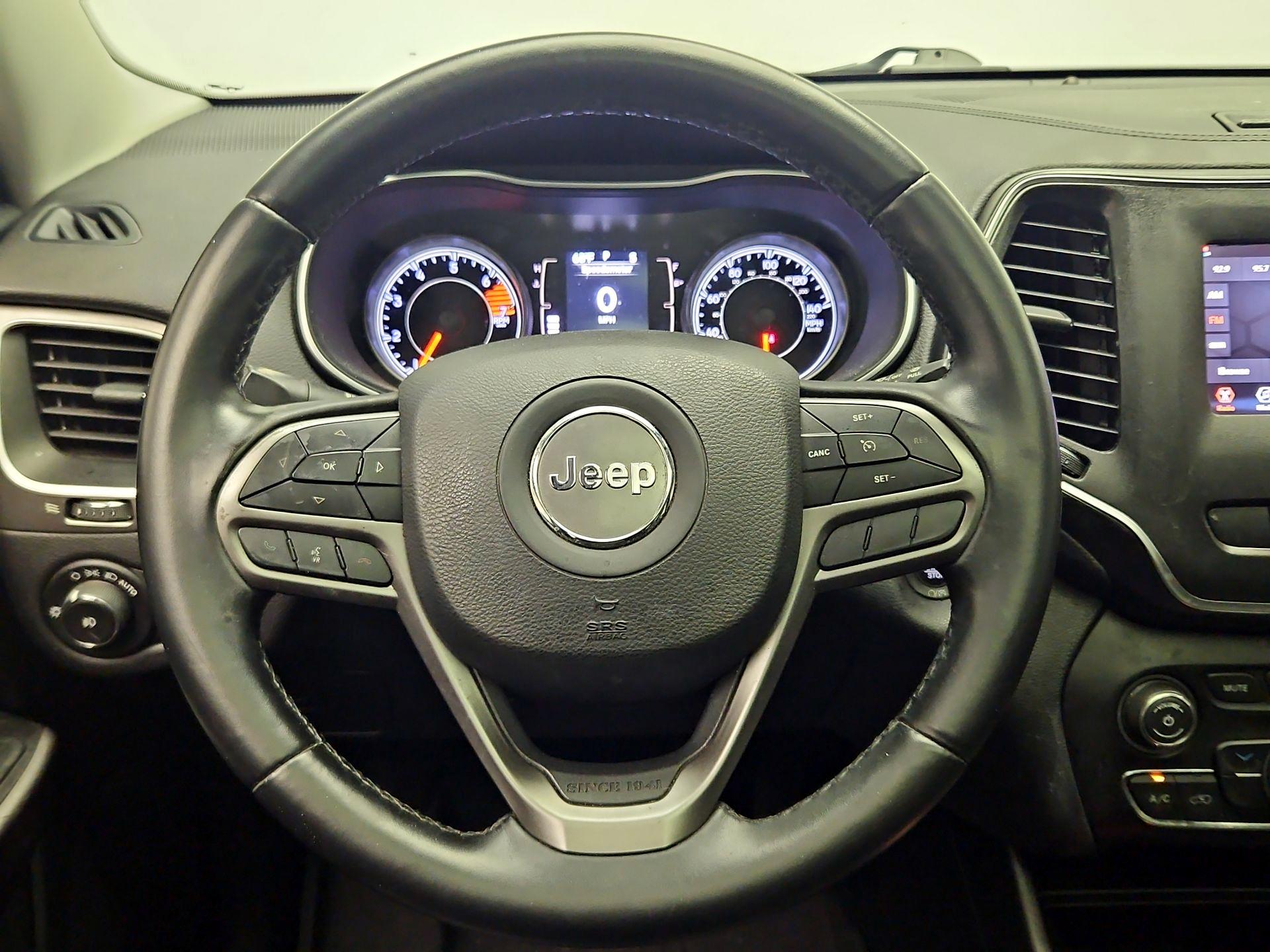 Thumbnail: 2019 Jeep Cherokee - 10