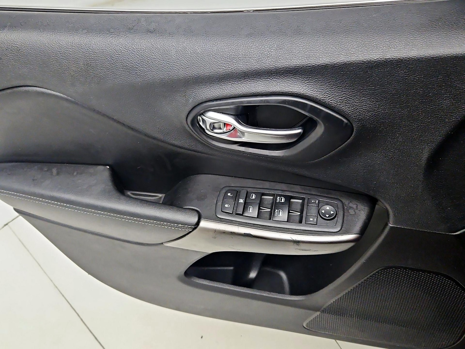 2019 Jeep Cherokee Latitude Plus - Photo 13