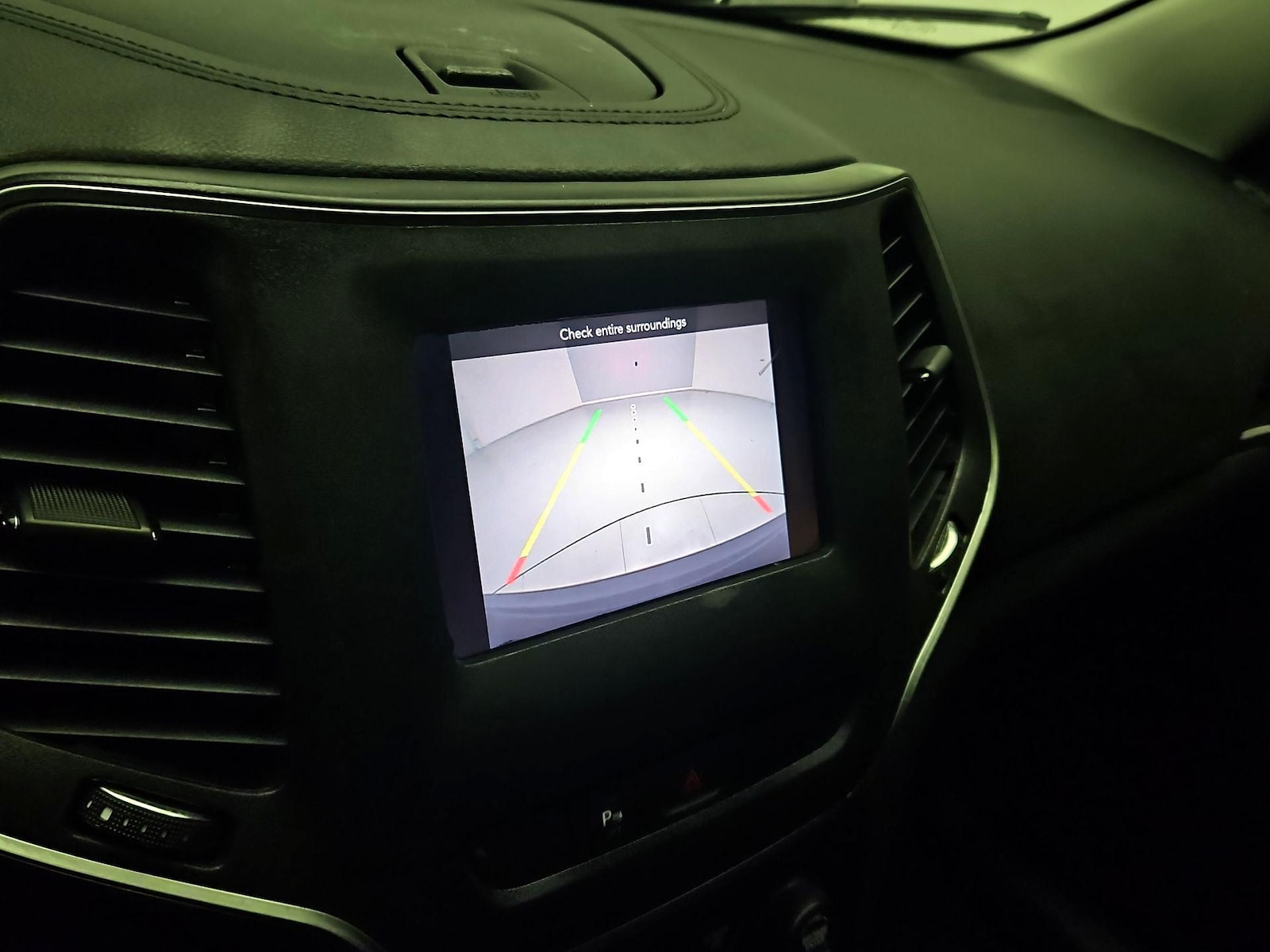 2019 Jeep Cherokee Latitude Plus - Photo 15