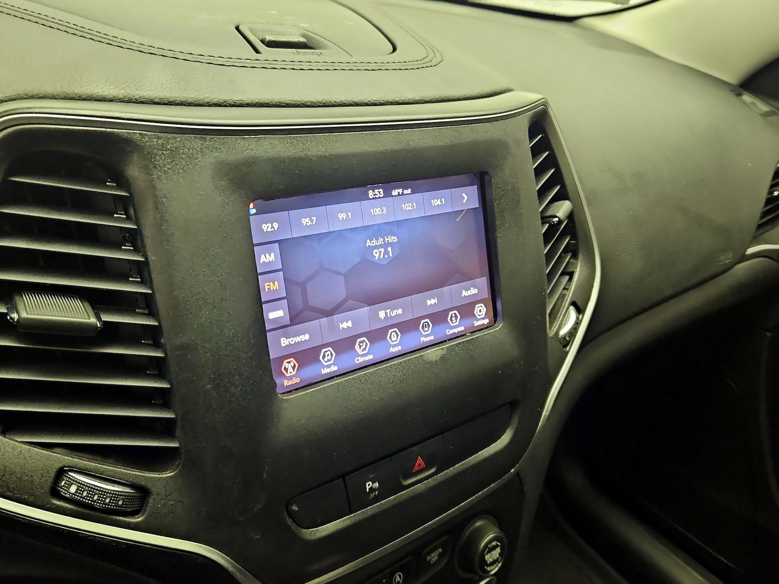 2019 Jeep Cherokee Latitude Plus - Photo 16