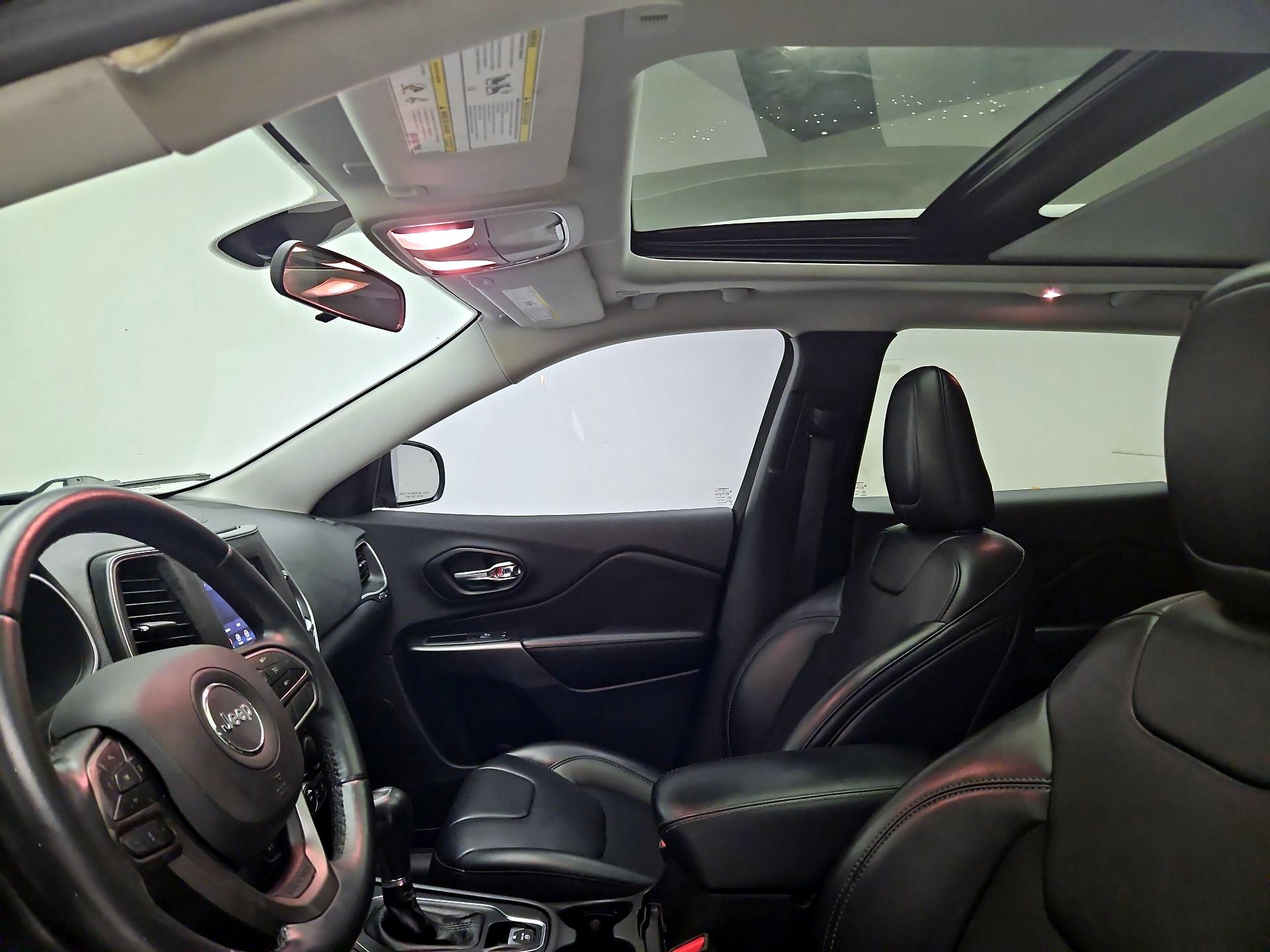 Thumbnail: 2019 Jeep Cherokee - 19