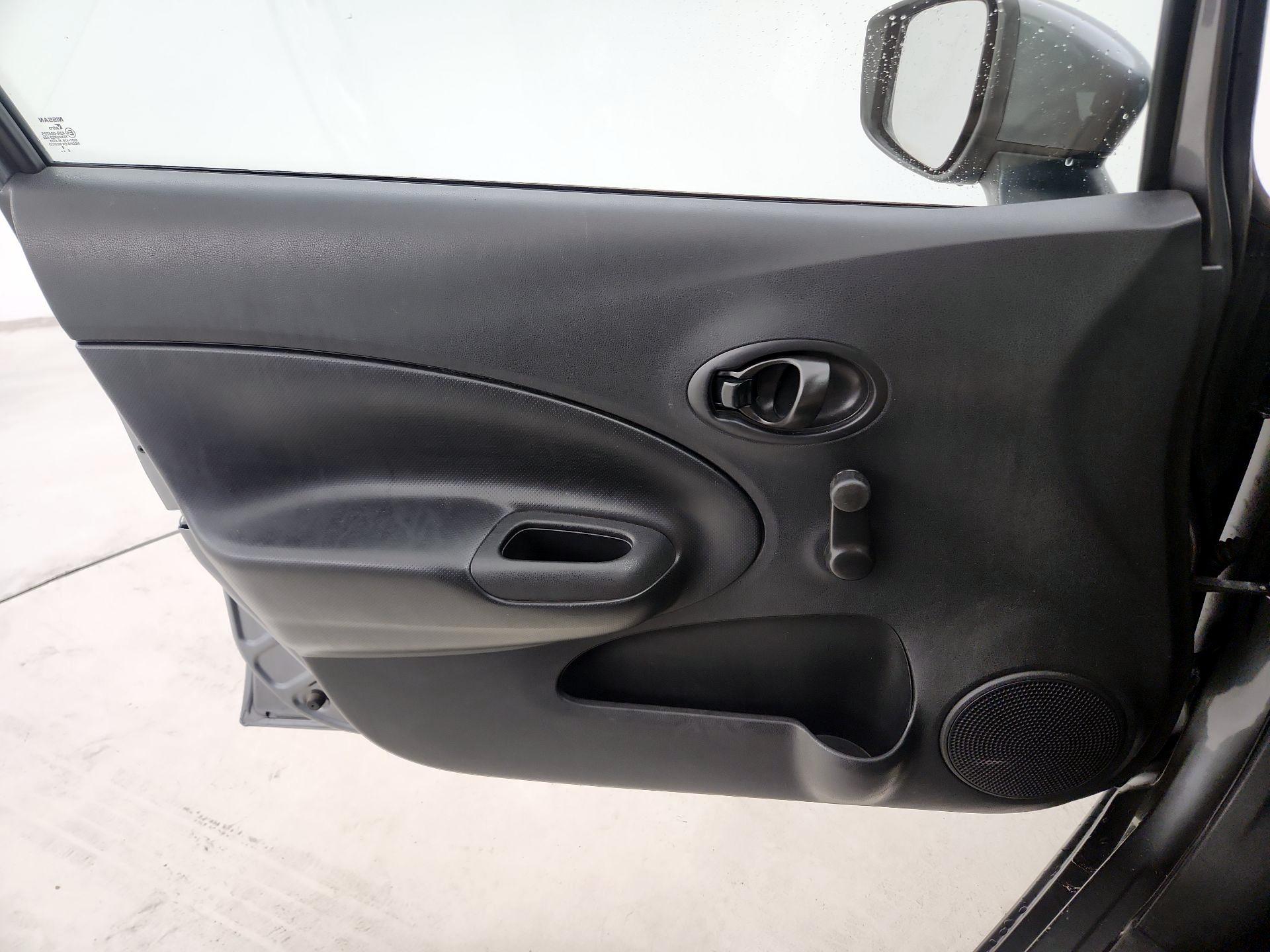 Thumbnail: 2016 Nissan Versa Note - 12