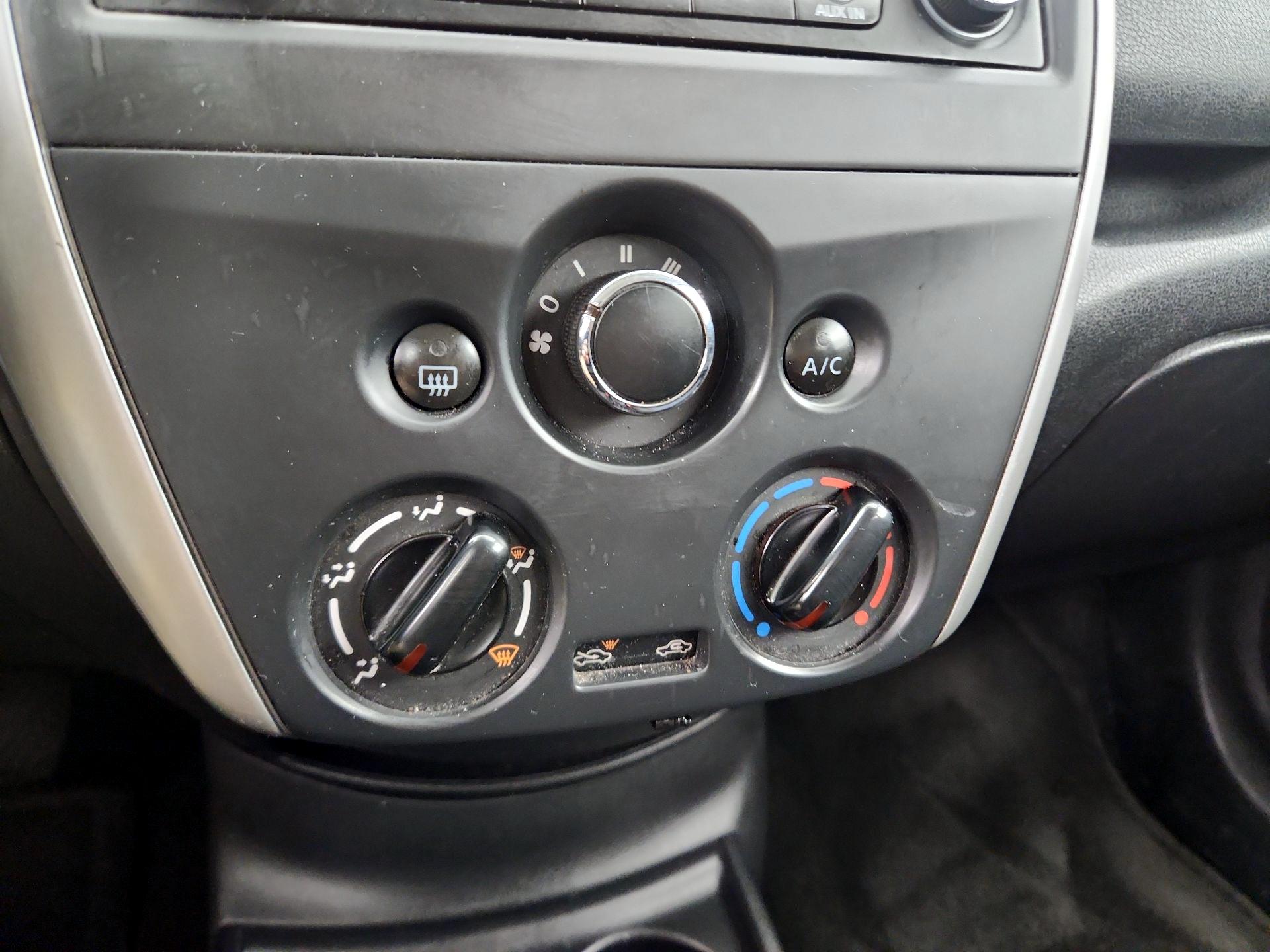Thumbnail: 2016 Nissan Versa Note - 15