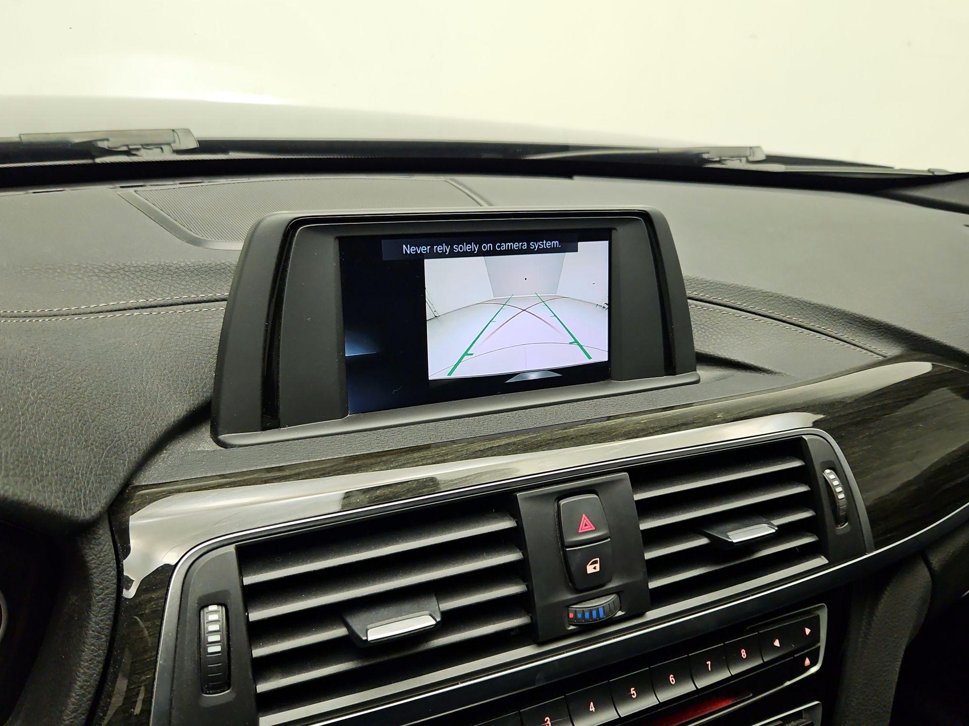 Thumbnail: 2018 BMW 3 Series - 14