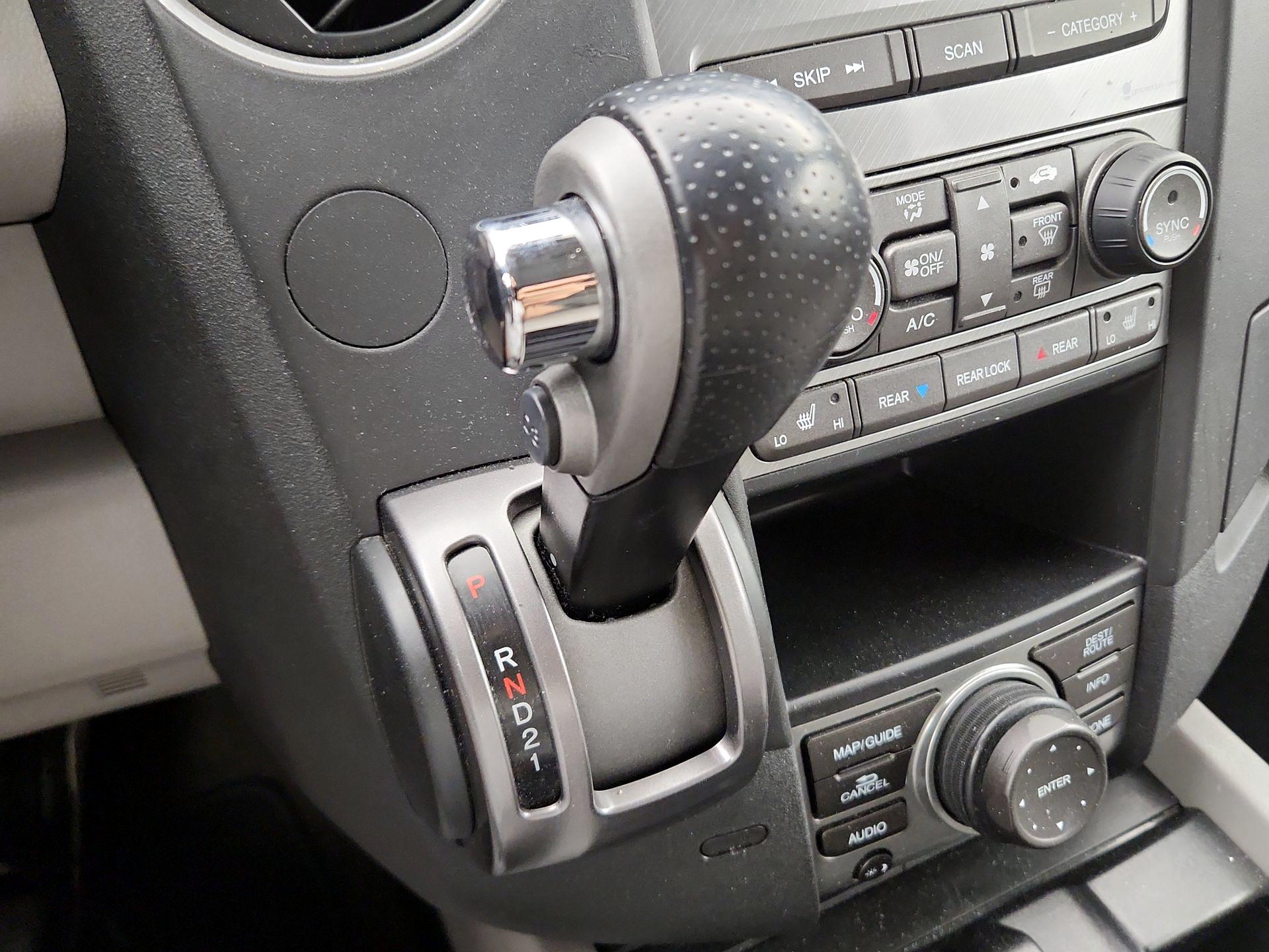Thumbnail: 2015 Honda Pilot - 17