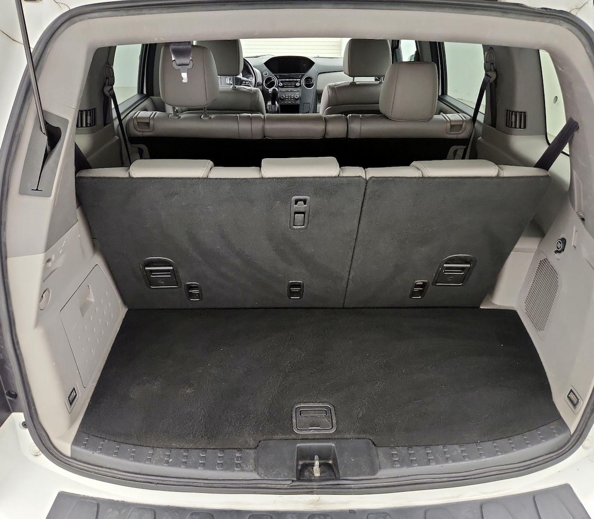 Trunk/Cargo (Seats Up)