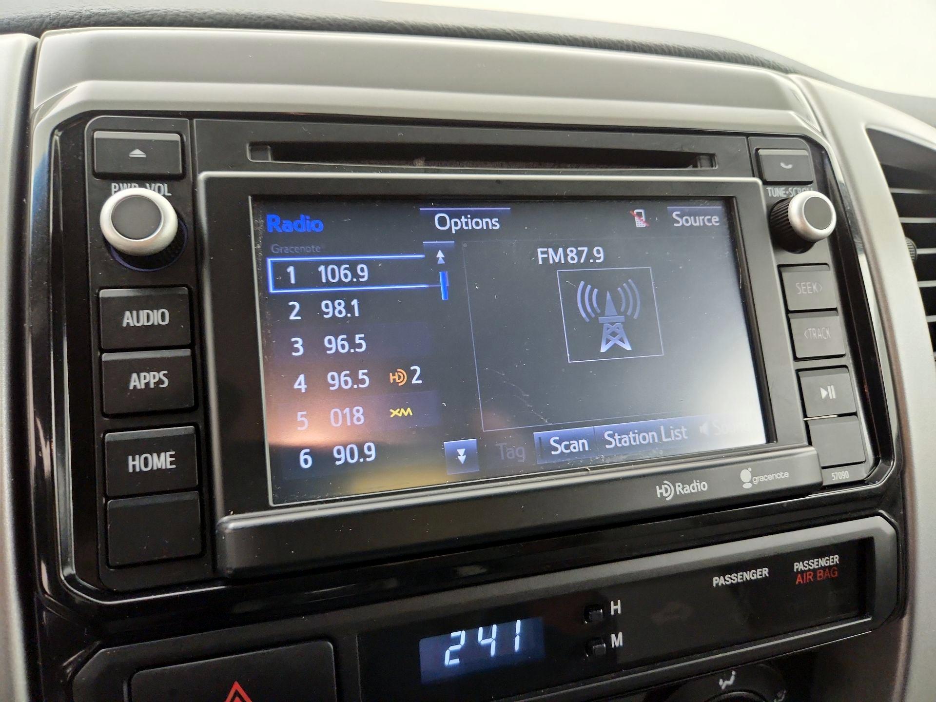 Thumbnail: 2014 Toyota Tacoma - 15
