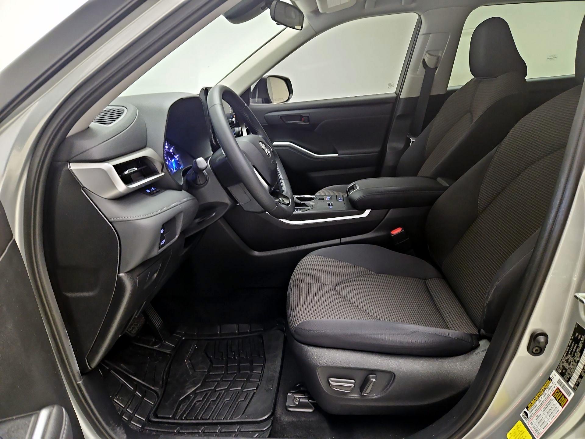 Thumbnail: 2021 Toyota Highlander - 11