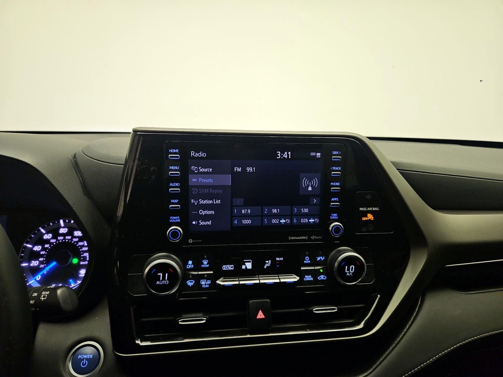 Thumbnail: 2021 Toyota Highlander - 14