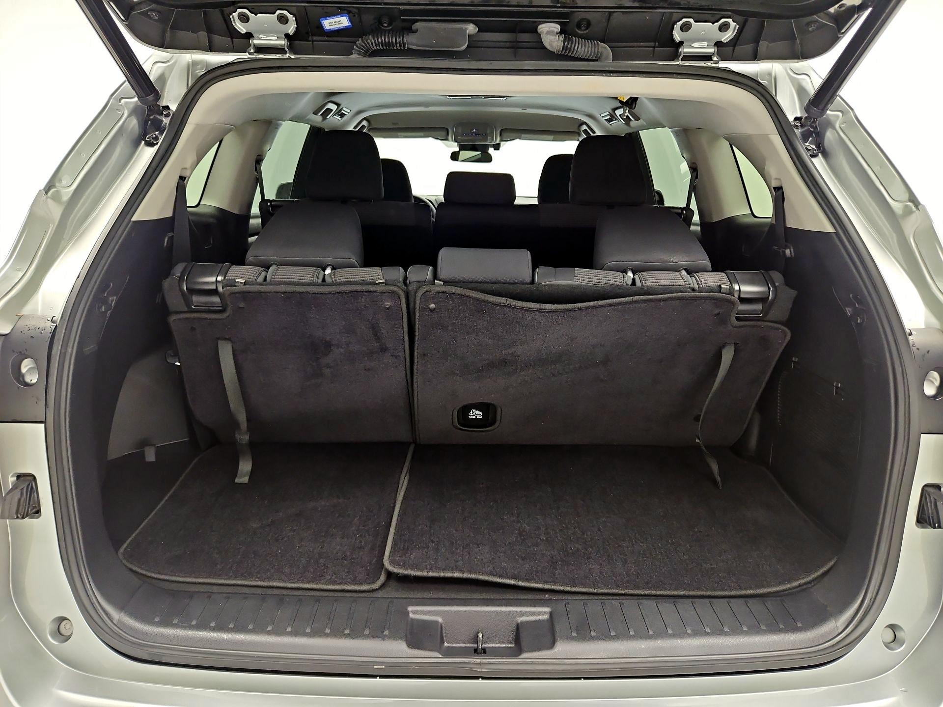 Thumbnail: 2021 Toyota Highlander - 18