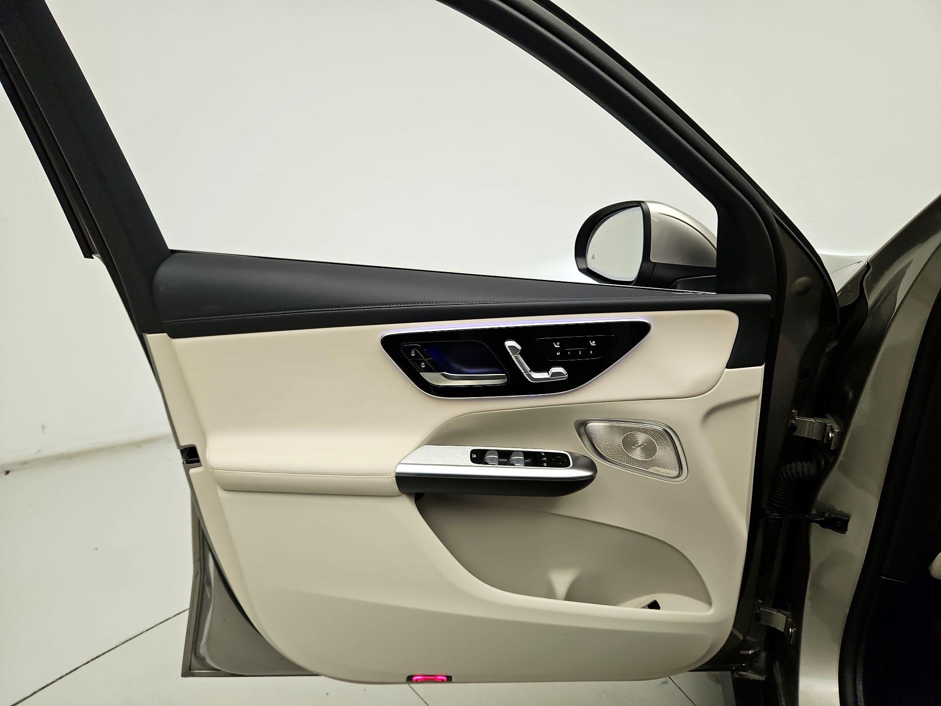 Thumbnail: 2024 Mercedes-Benz GLC - 12