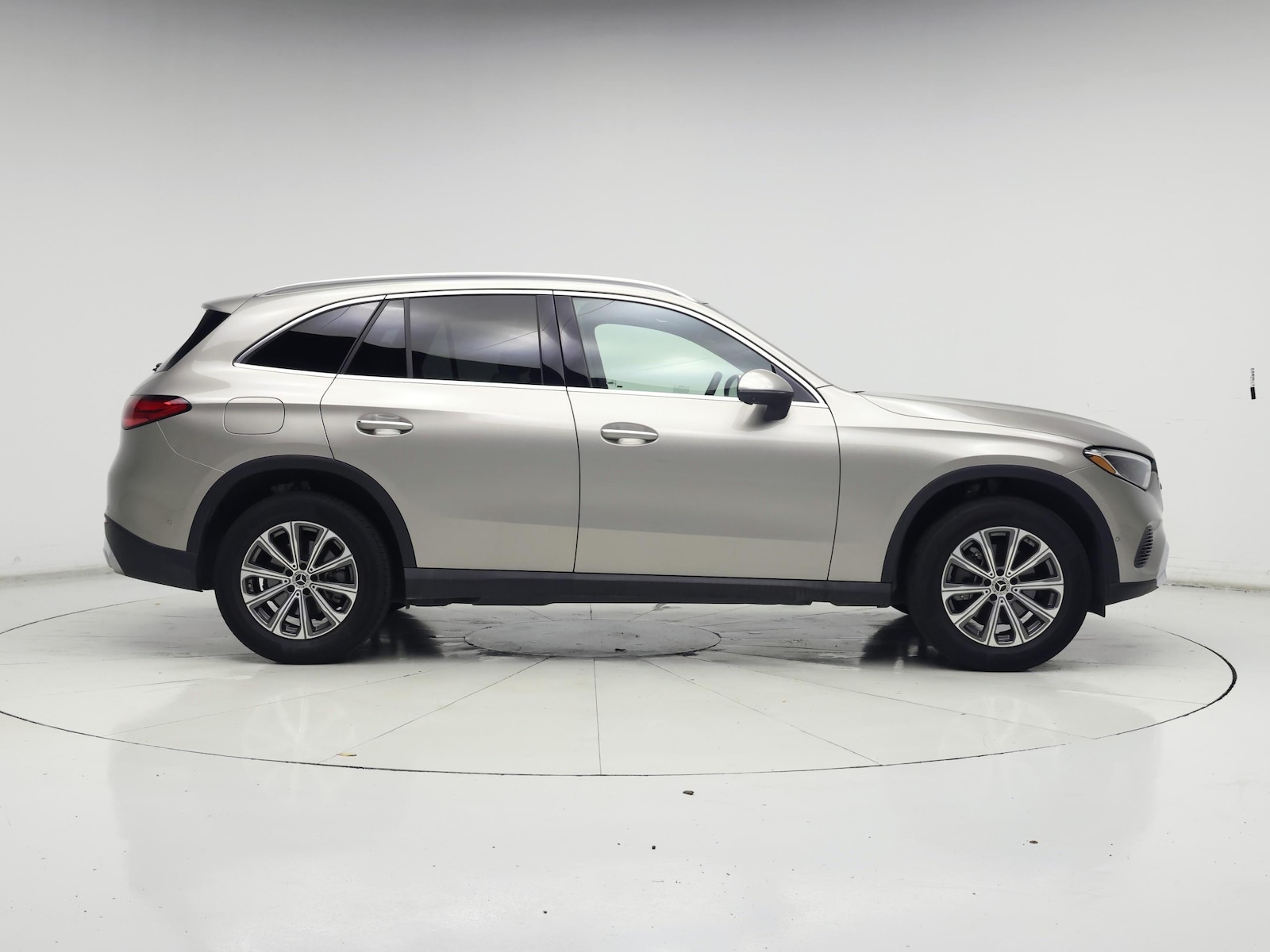 2024 Mercedes-Benz GLC GLC300 - Photo 8