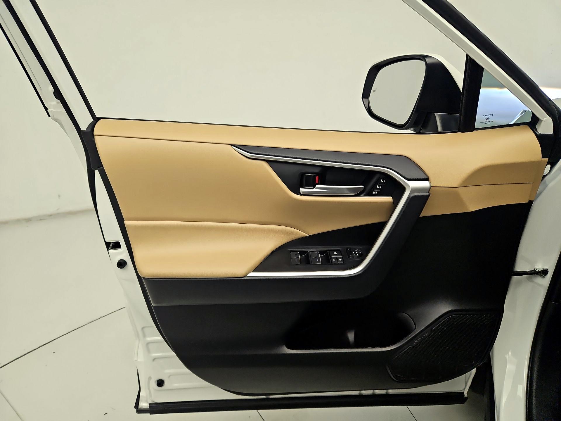 Thumbnail: 2023 Toyota RAV4 - 12