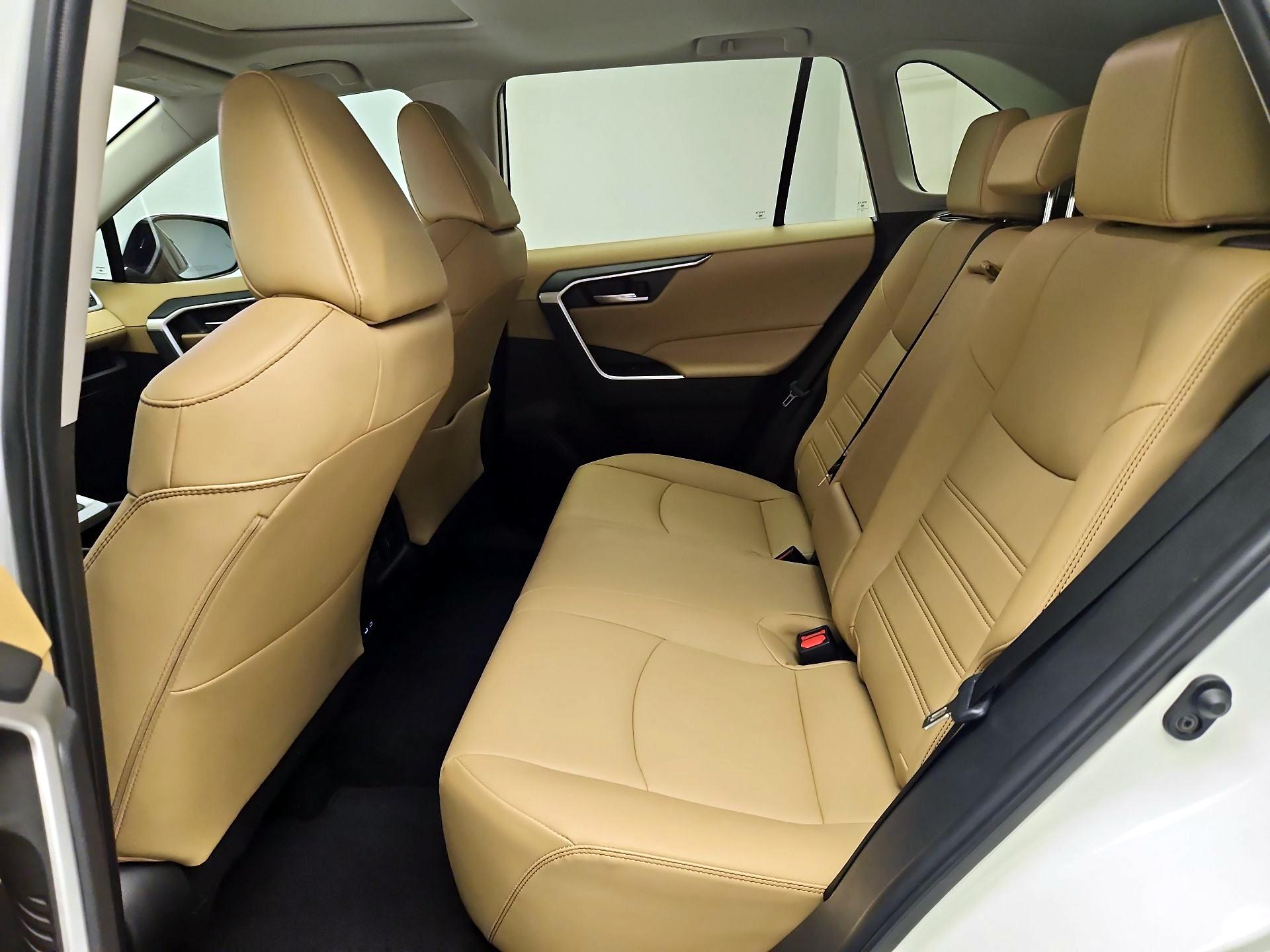 Thumbnail: 2023 Toyota RAV4 - 17