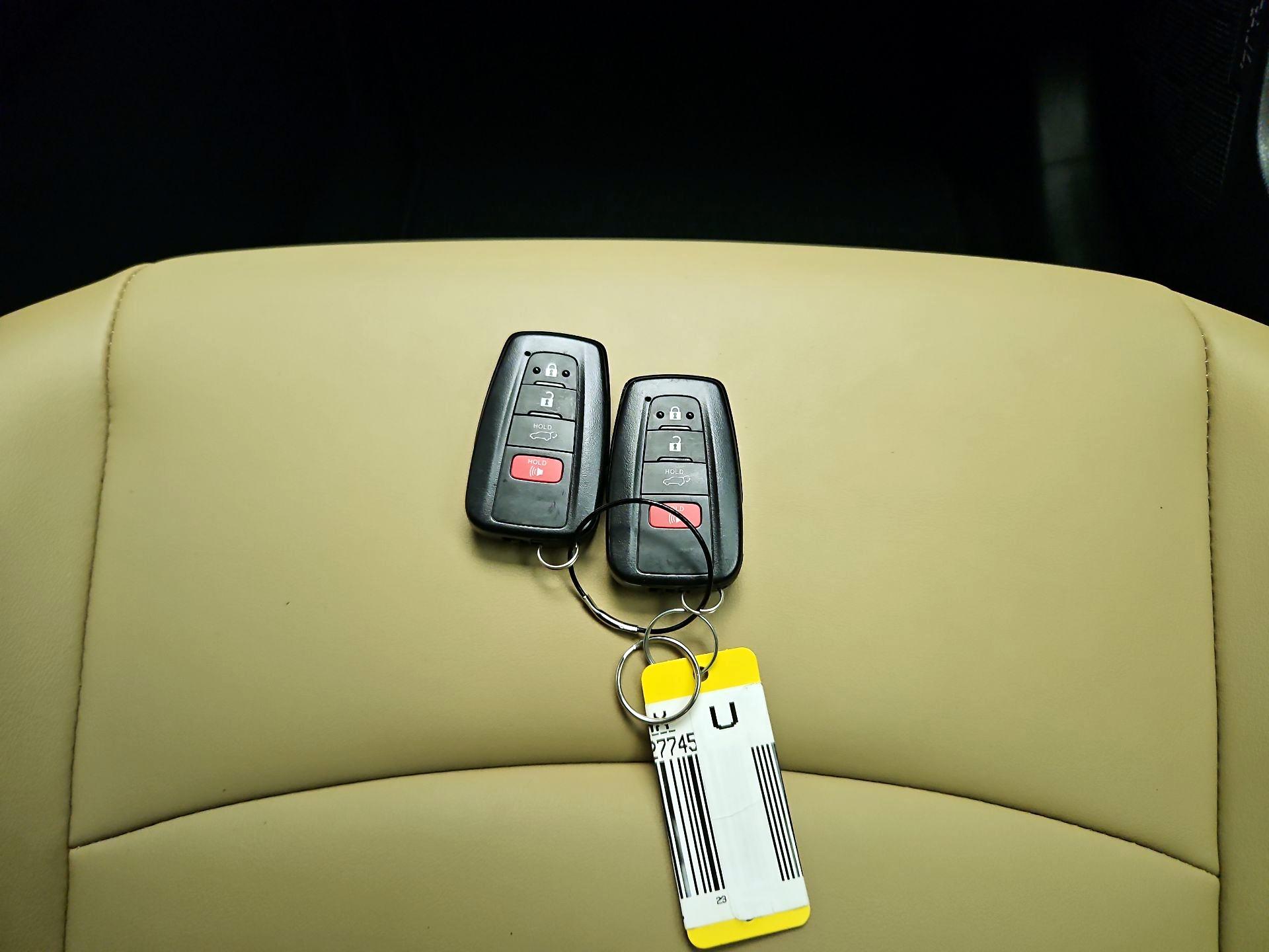 Thumbnail: 2023 Toyota RAV4 - 20