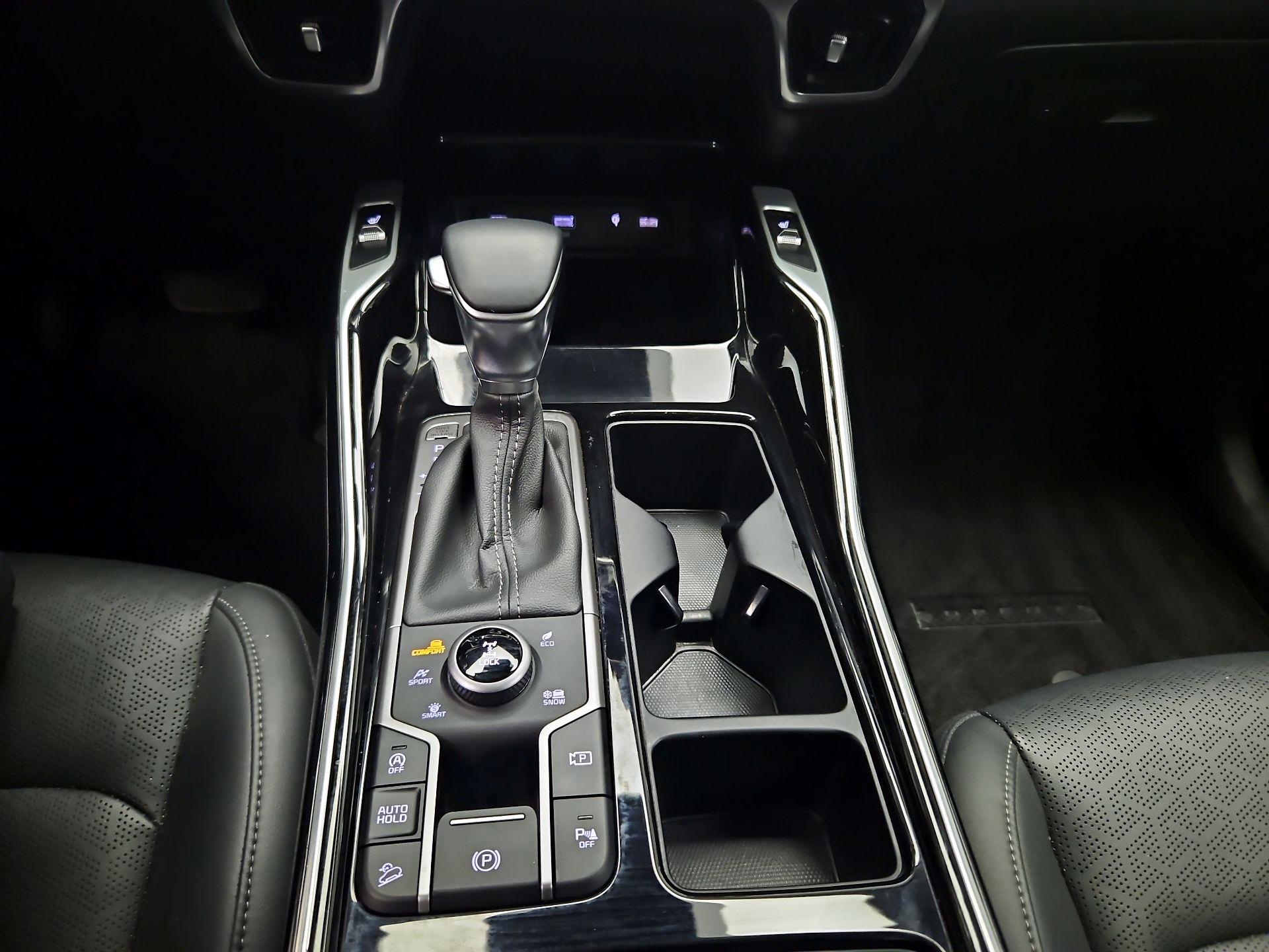 Thumbnail: 2023 Kia Sorento - 16