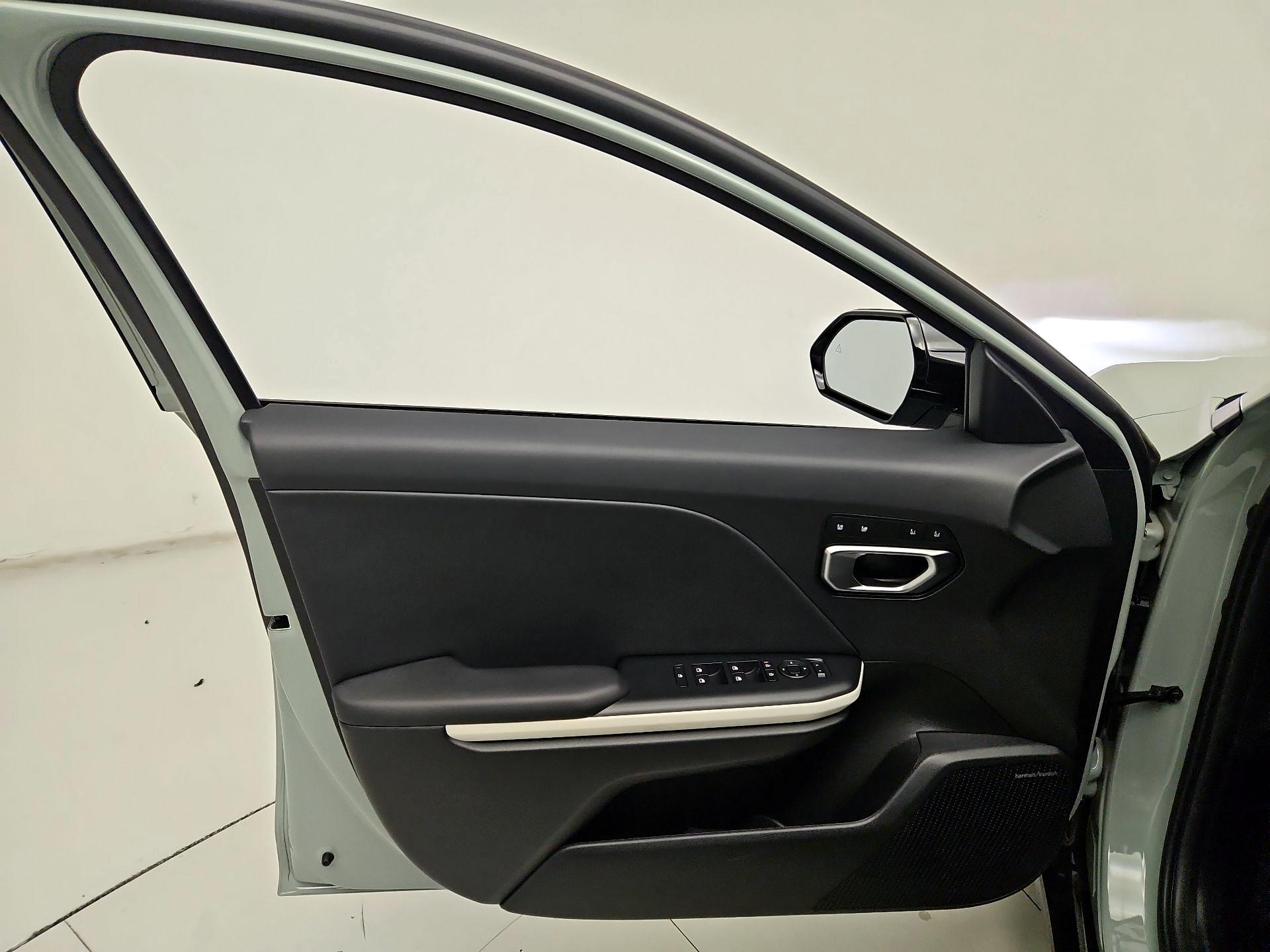 Thumbnail: 2025 Kia K4 - 12