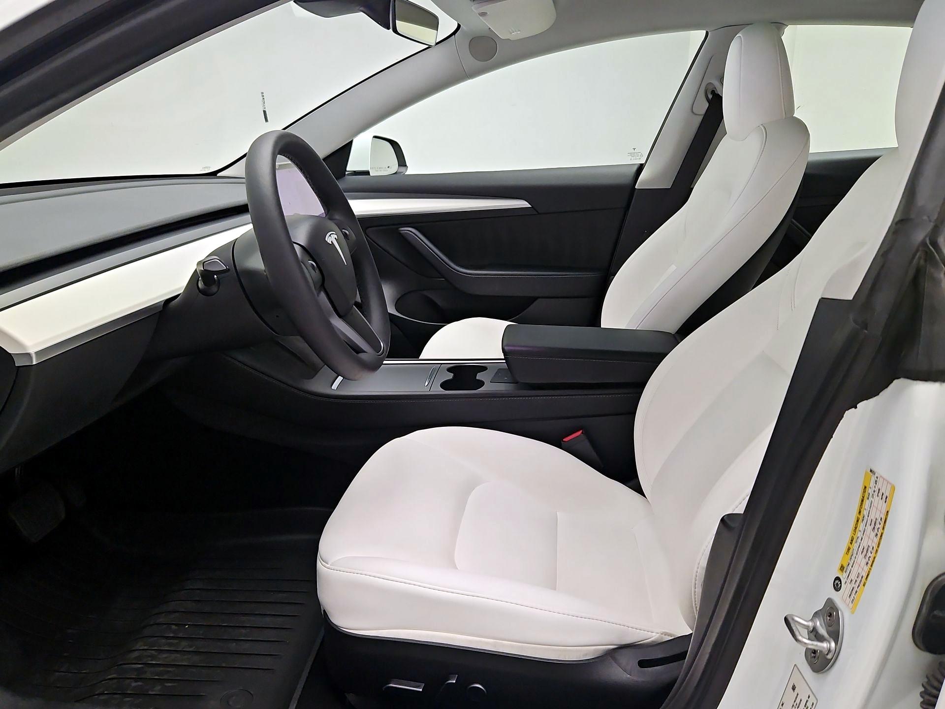 Thumbnail: 2023 Tesla Model 3 - 11