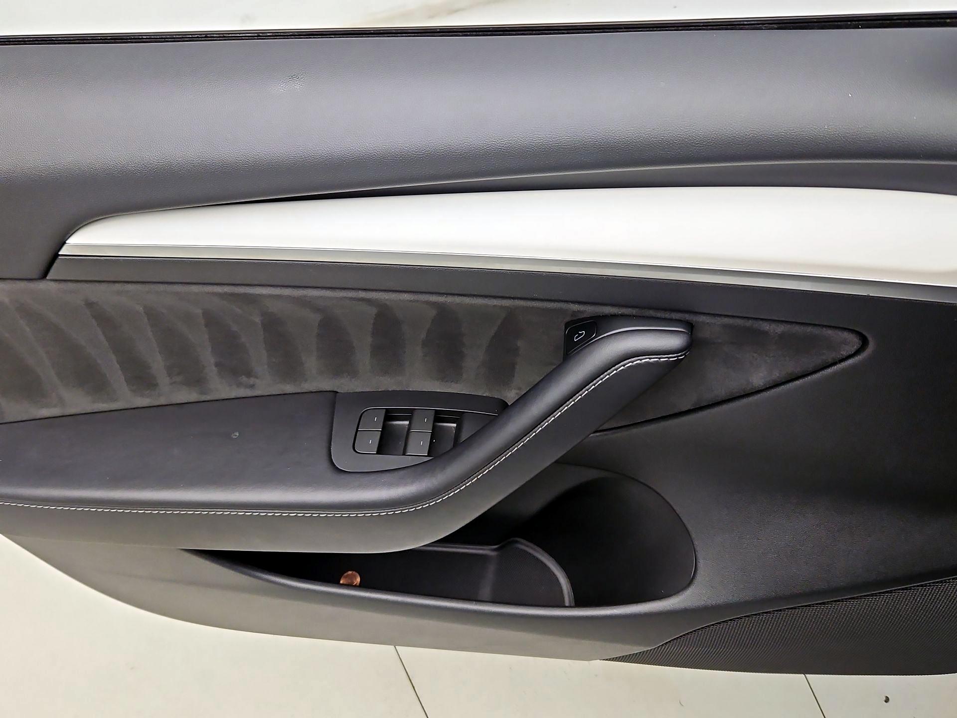 Thumbnail: 2023 Tesla Model 3 - 12