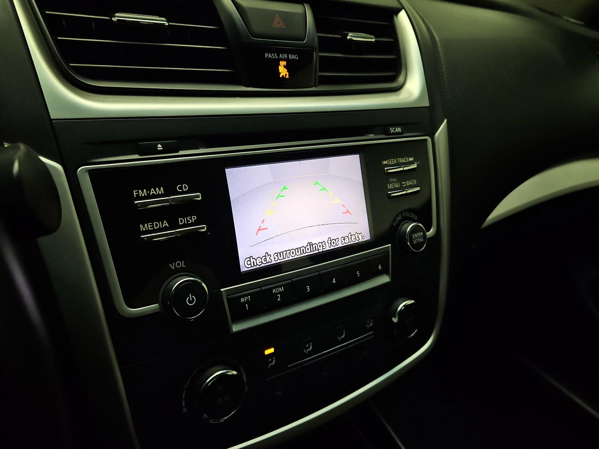 Thumbnail: 2017 Nissan Altima - 14