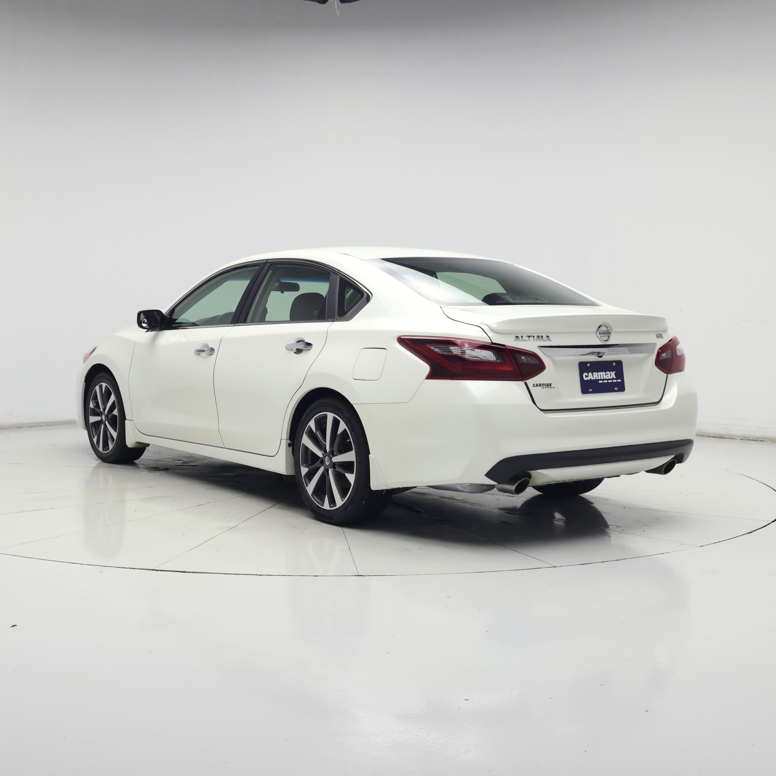 Thumbnail: 2017 Nissan Altima - 2