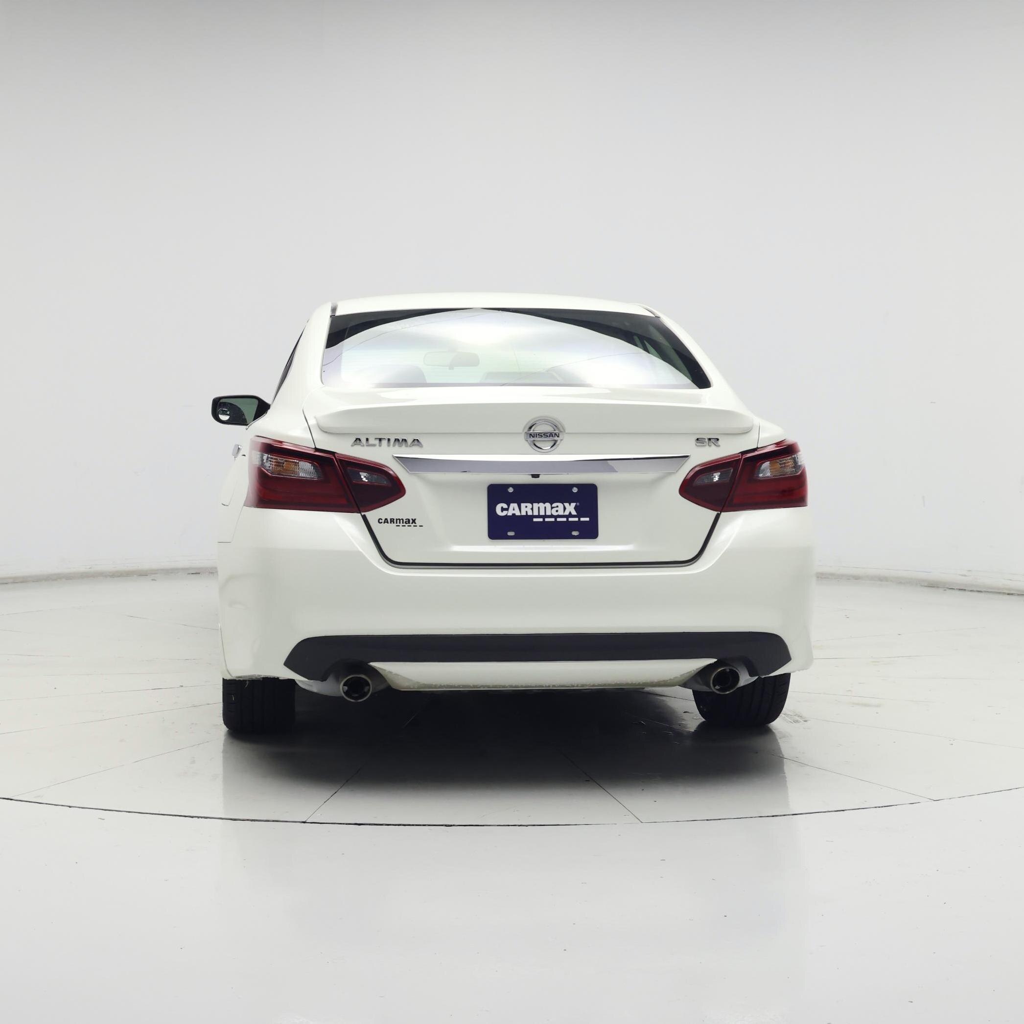 Thumbnail: 2017 Nissan Altima - 6