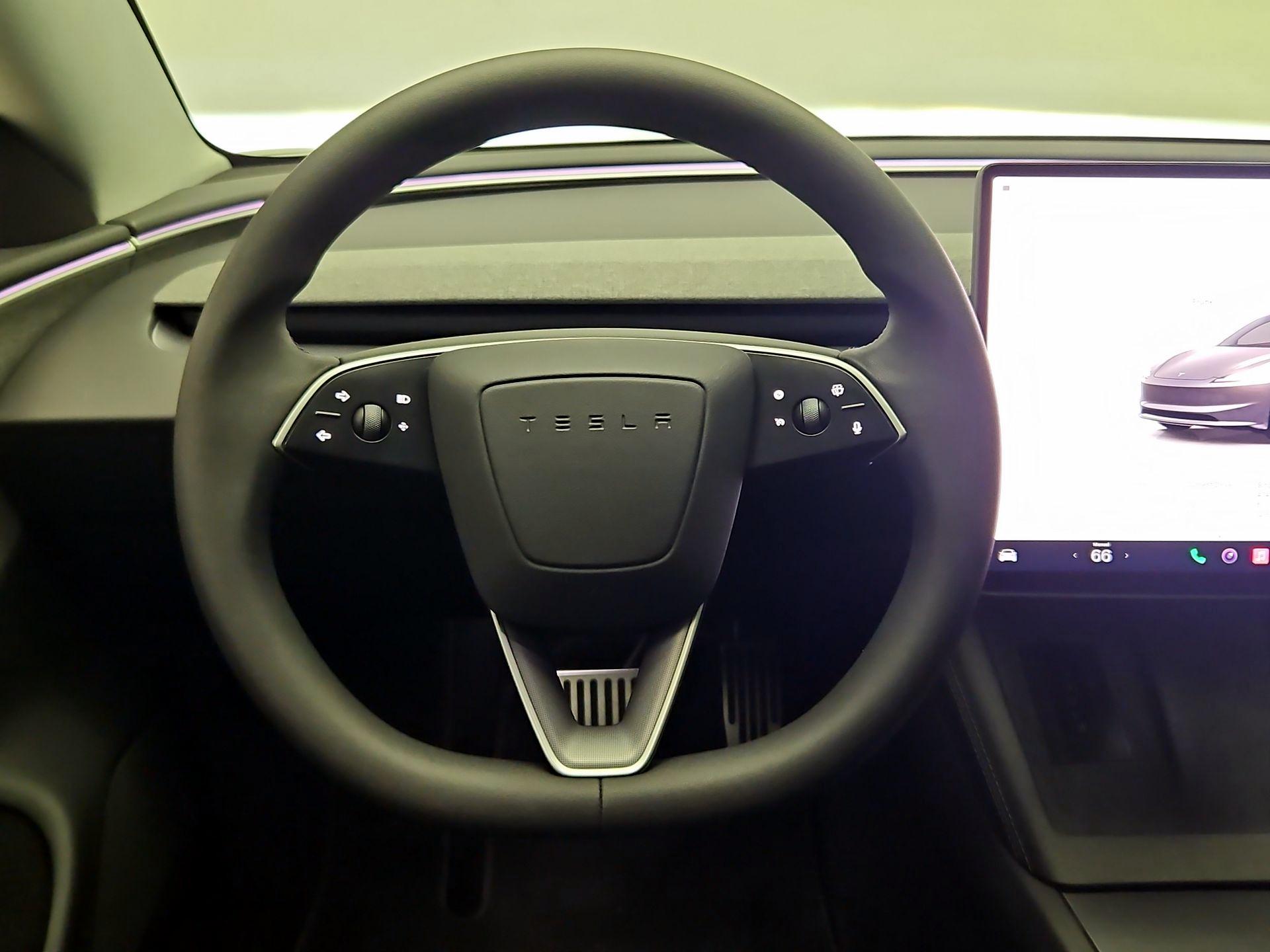 Thumbnail: 2025 Tesla Model 3 - 10