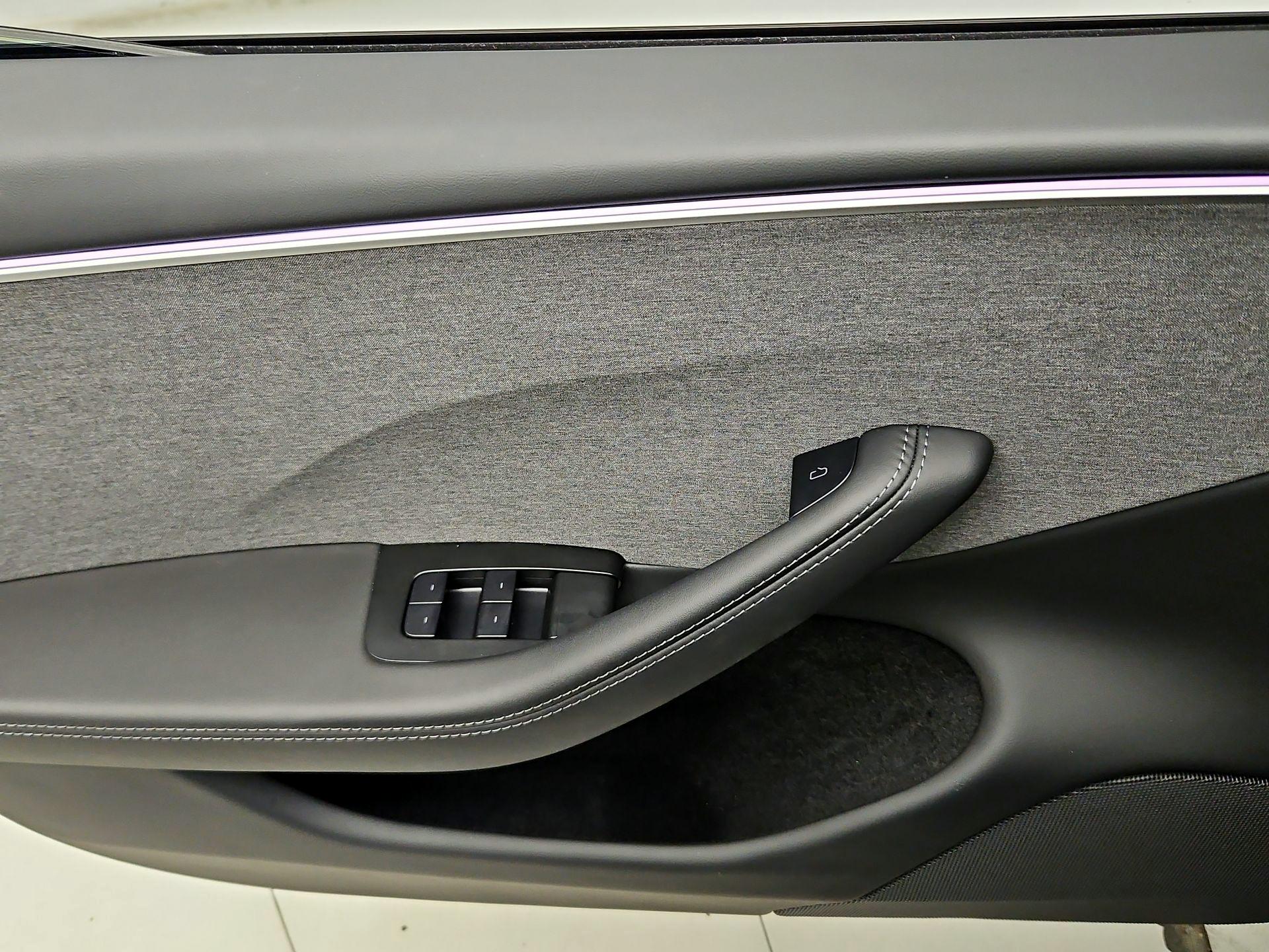 Thumbnail: 2025 Tesla Model 3 - 12