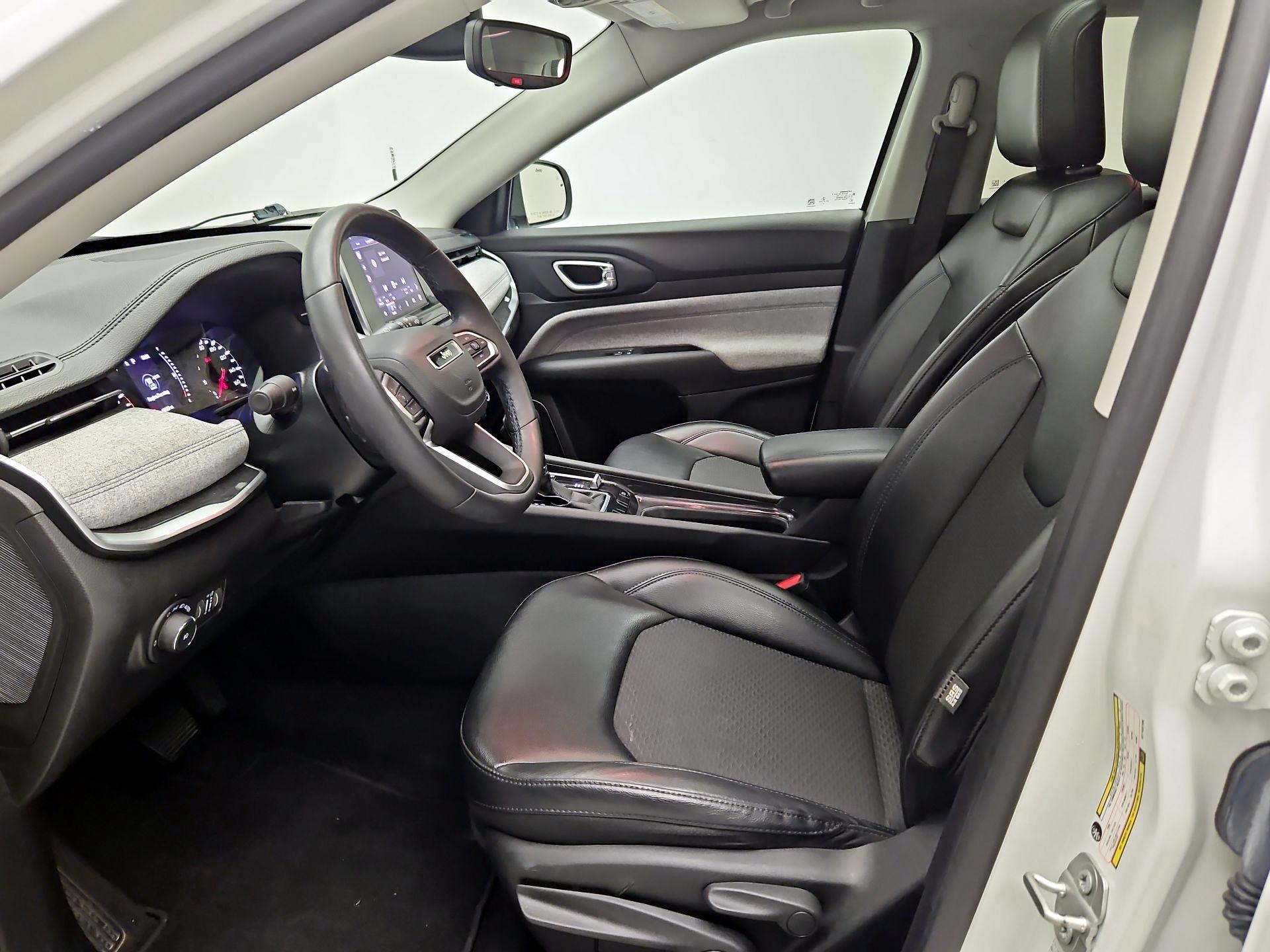 Thumbnail: 2022 Jeep Compass - 11