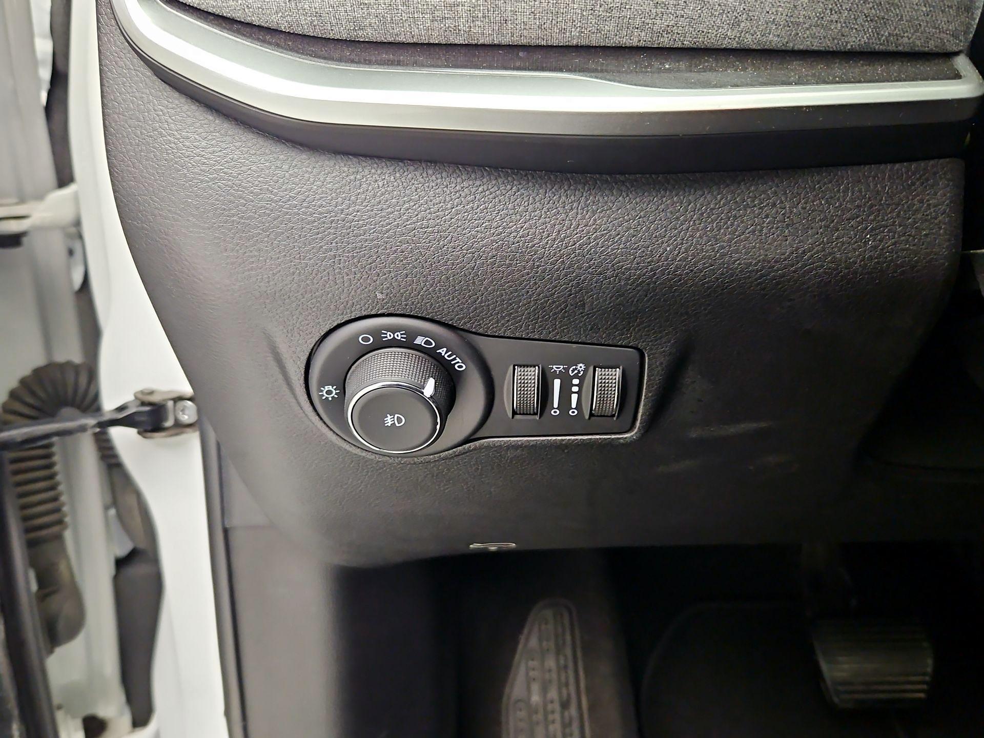 Thumbnail: 2022 Jeep Compass - 13