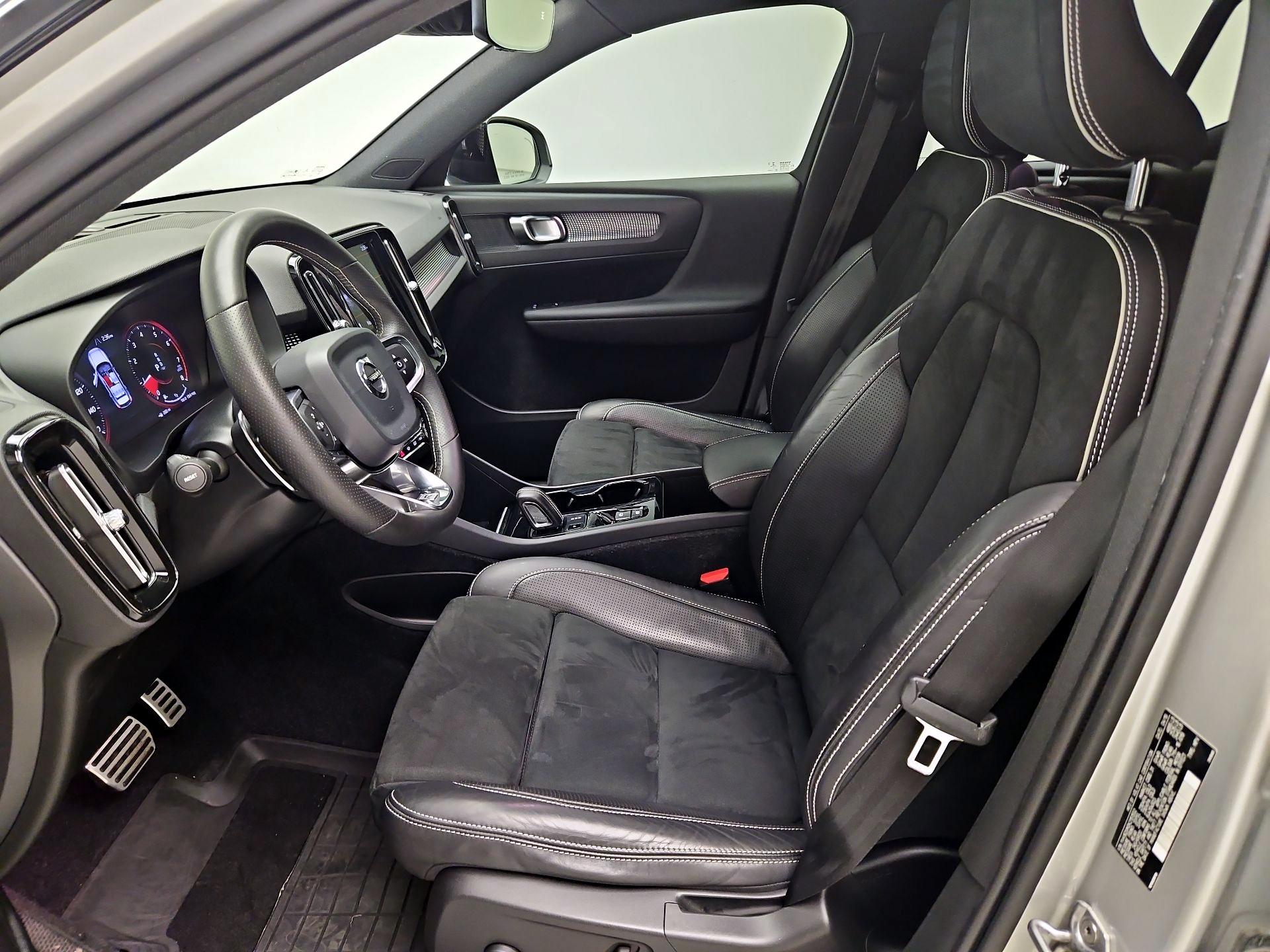 Thumbnail: 2019 Volvo XC40 - 11