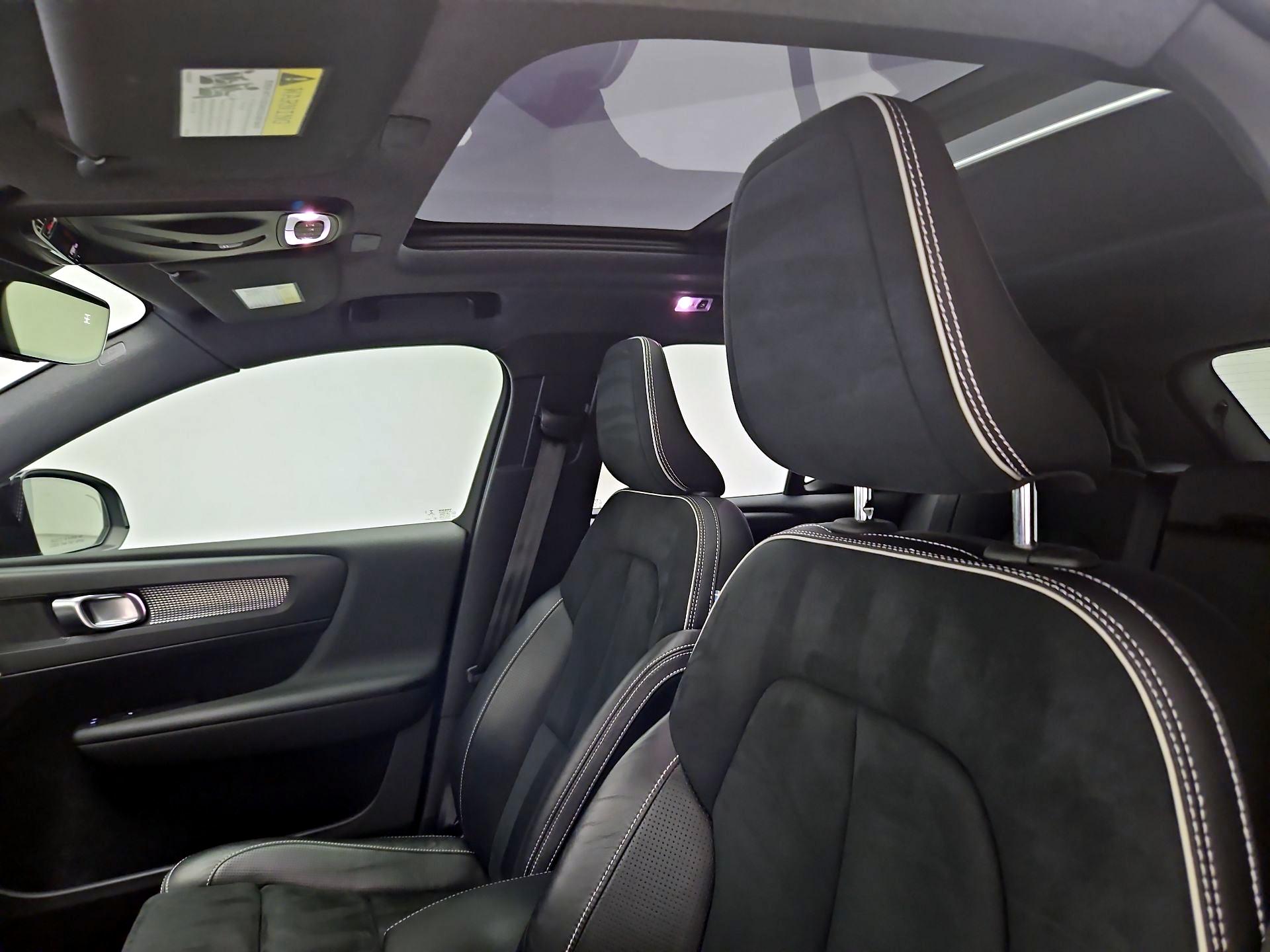 Thumbnail: 2019 Volvo XC40 - 19