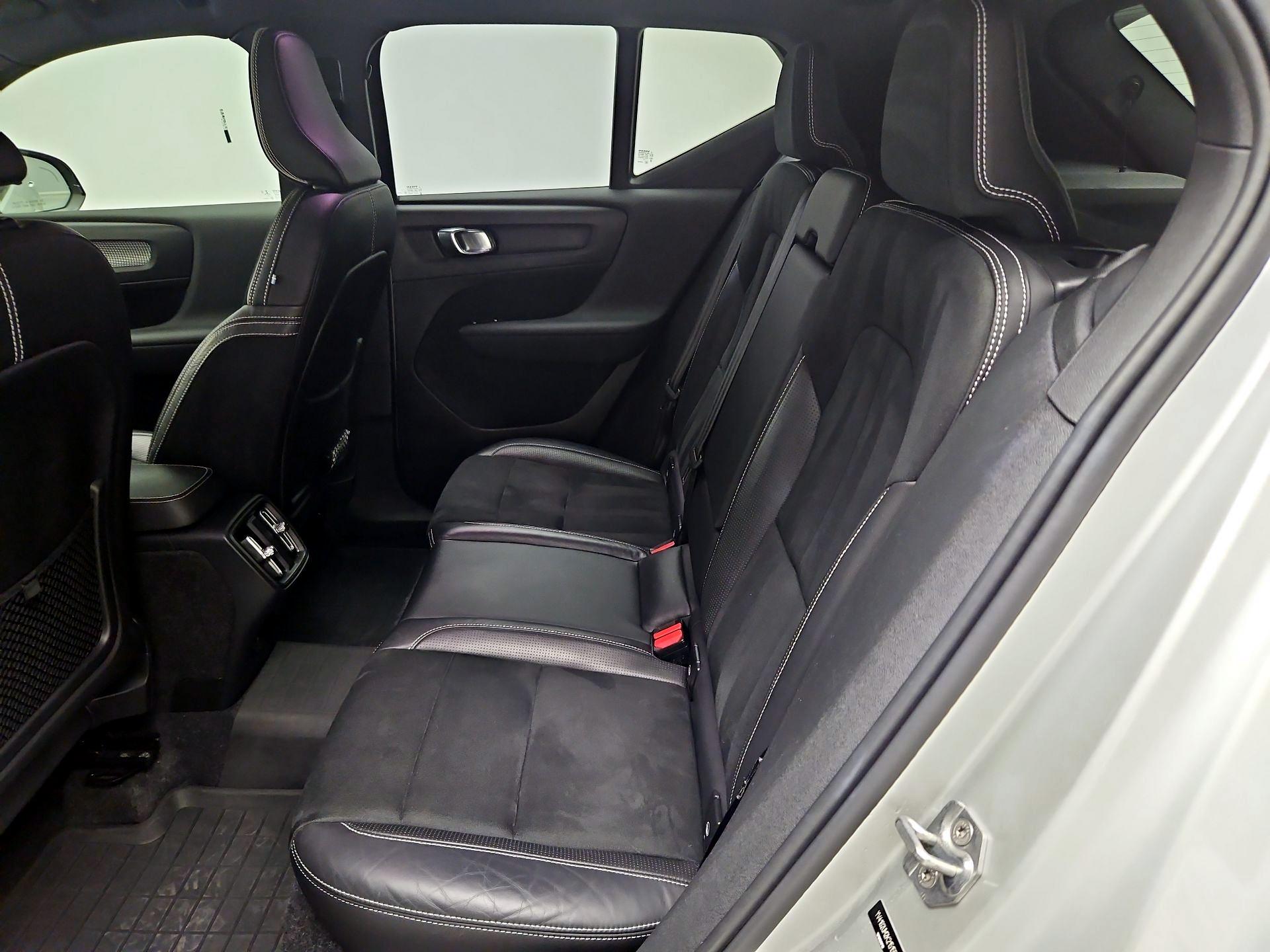 Thumbnail: 2019 Volvo XC40 - 20