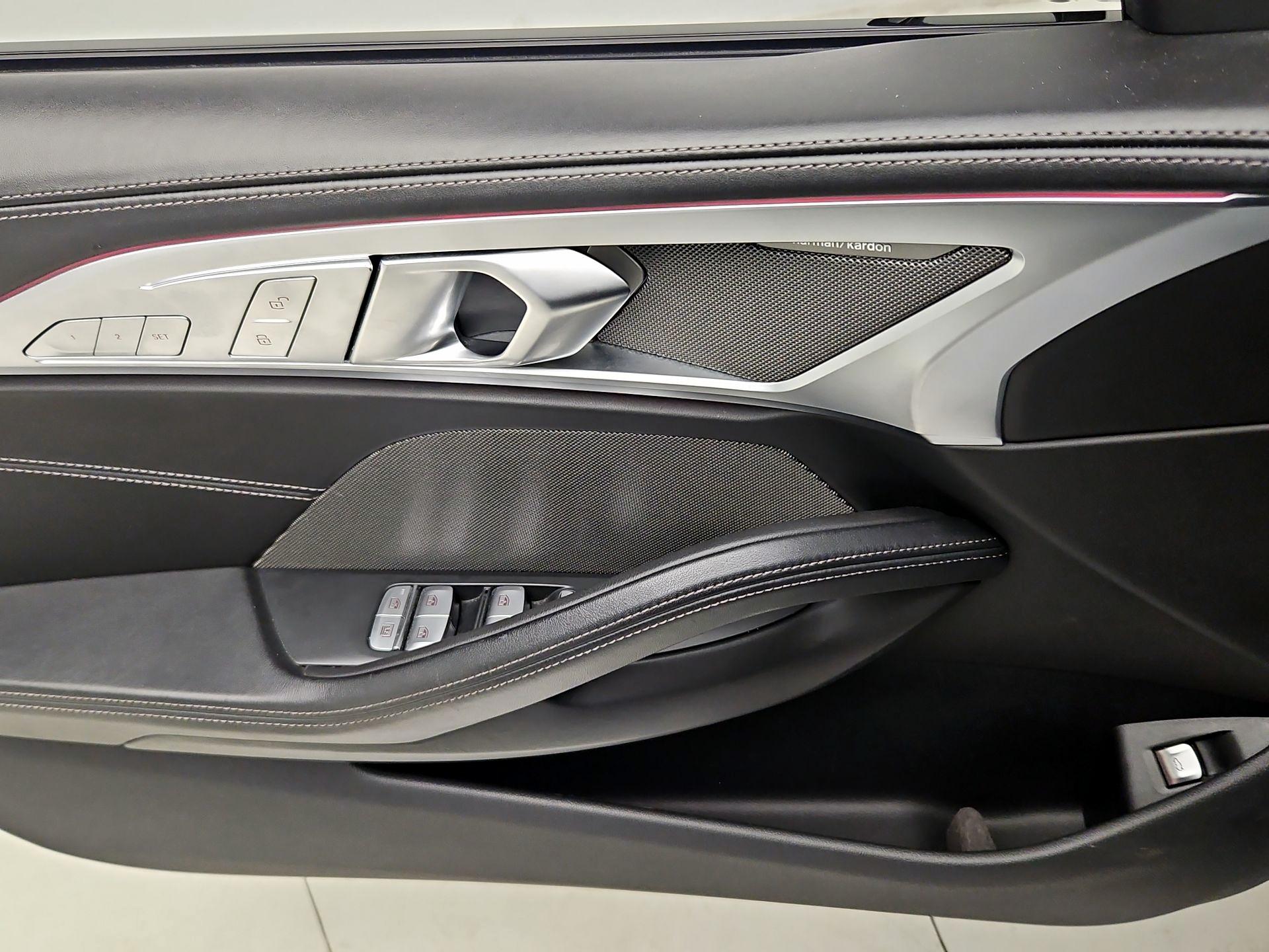Thumbnail: 2023 BMW 8 Series - 12