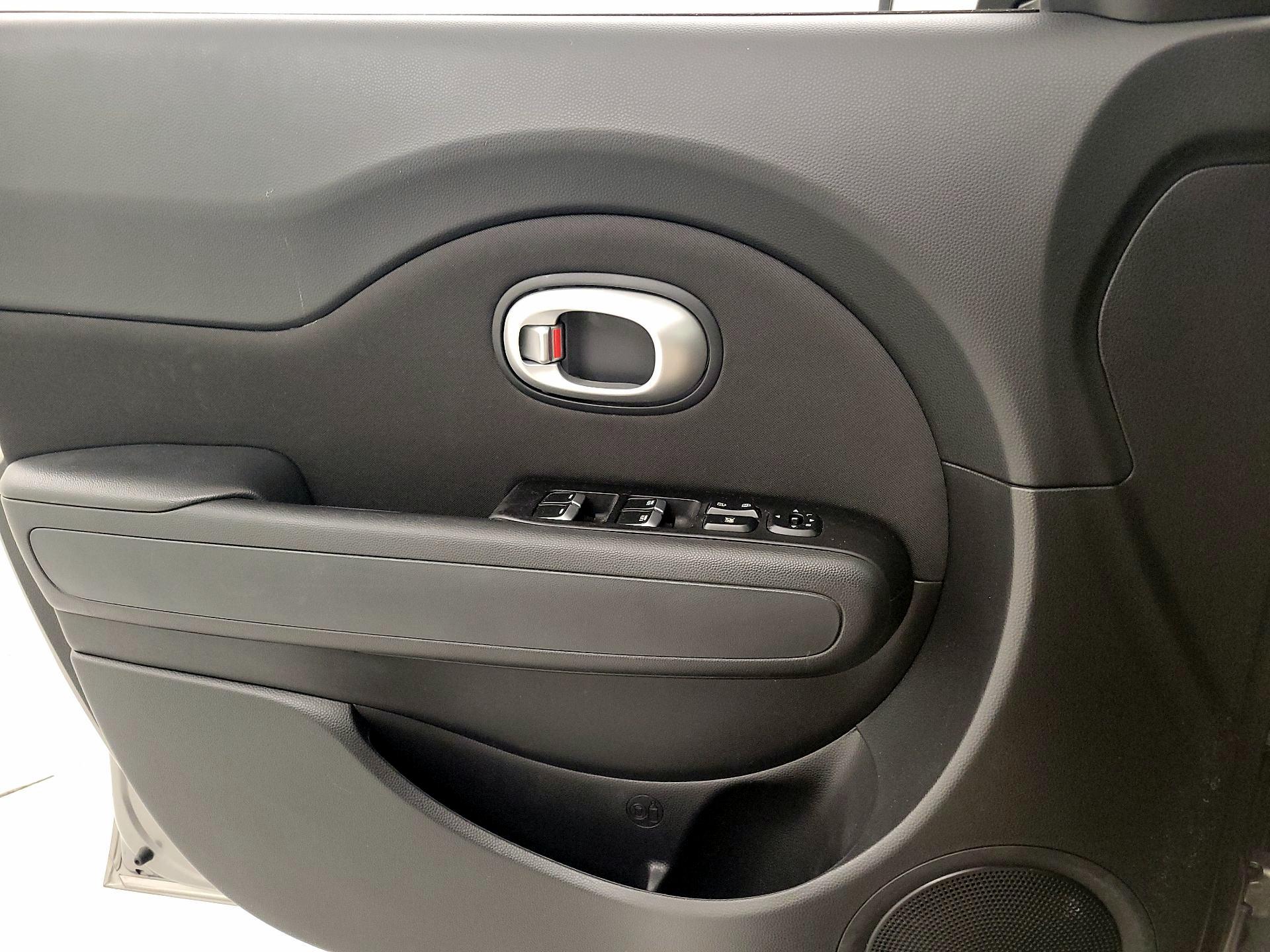 Thumbnail: 2017 Kia Soul - 12