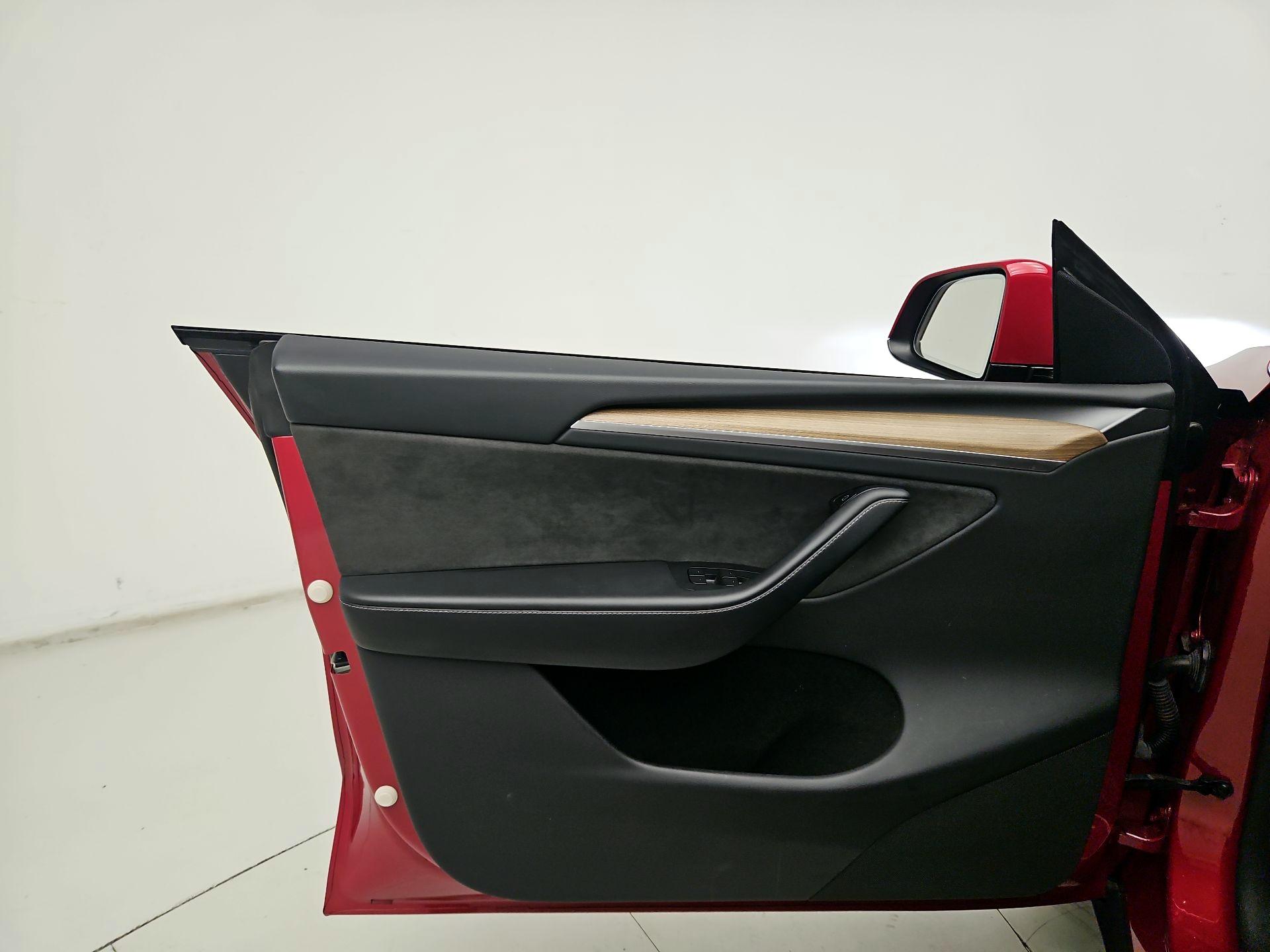Thumbnail: 2023 Tesla Model Y - 12