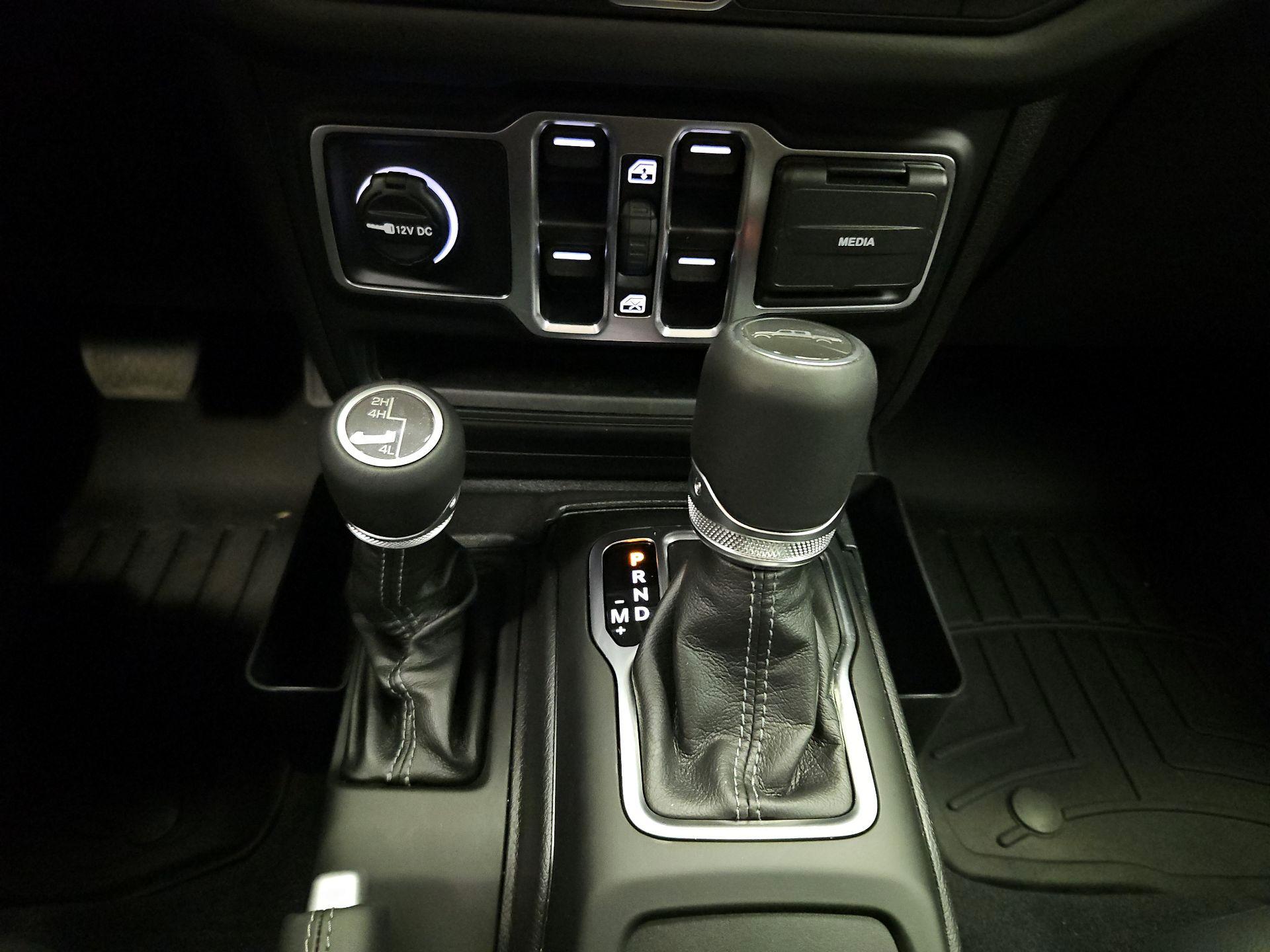 Thumbnail: 2025 Jeep Gladiator - 16