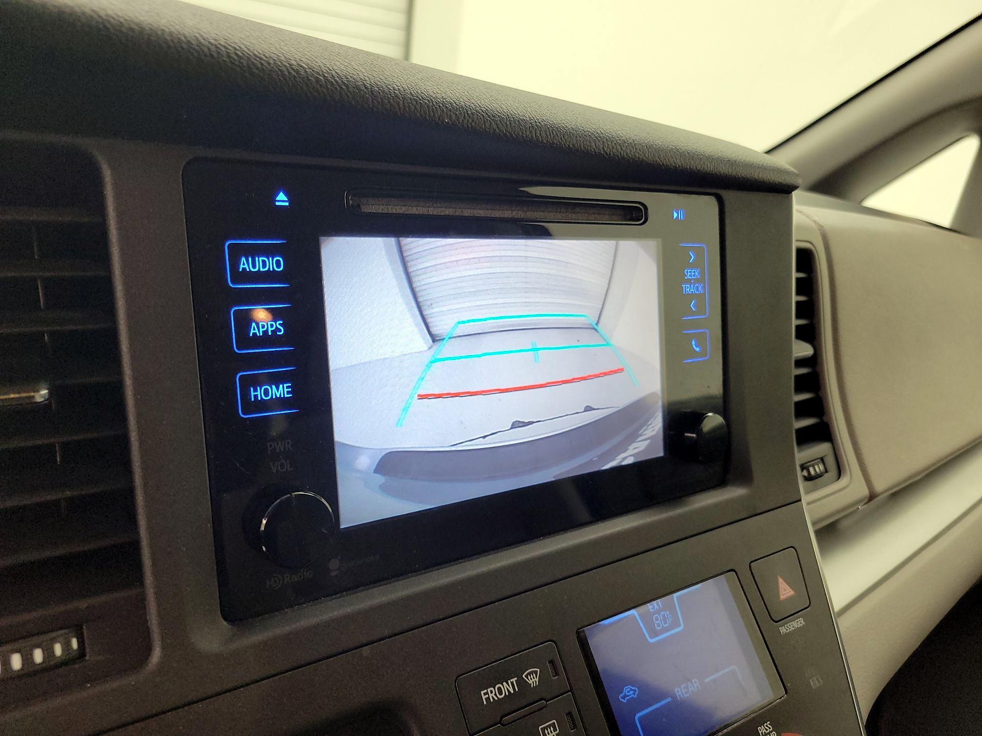 Thumbnail: 2015 Toyota Sienna - 14