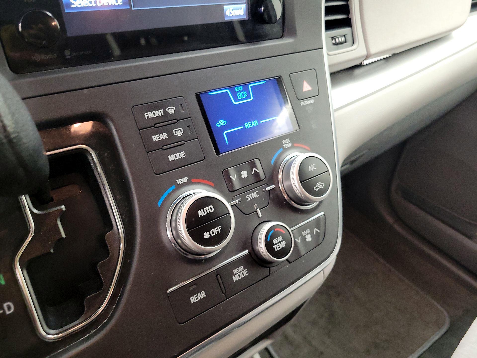 Thumbnail: 2015 Toyota Sienna - 16