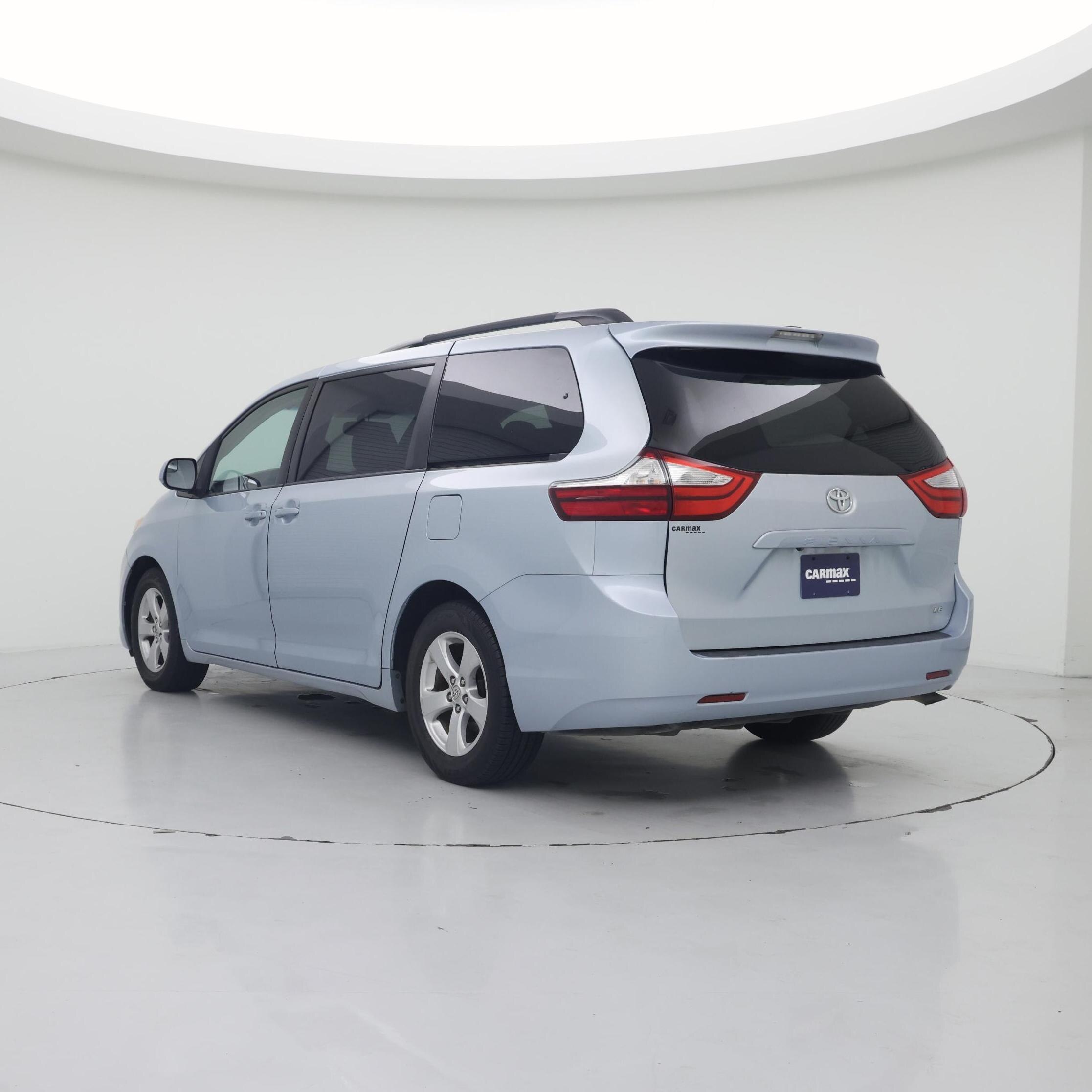 Thumbnail: 2015 Toyota Sienna - 2