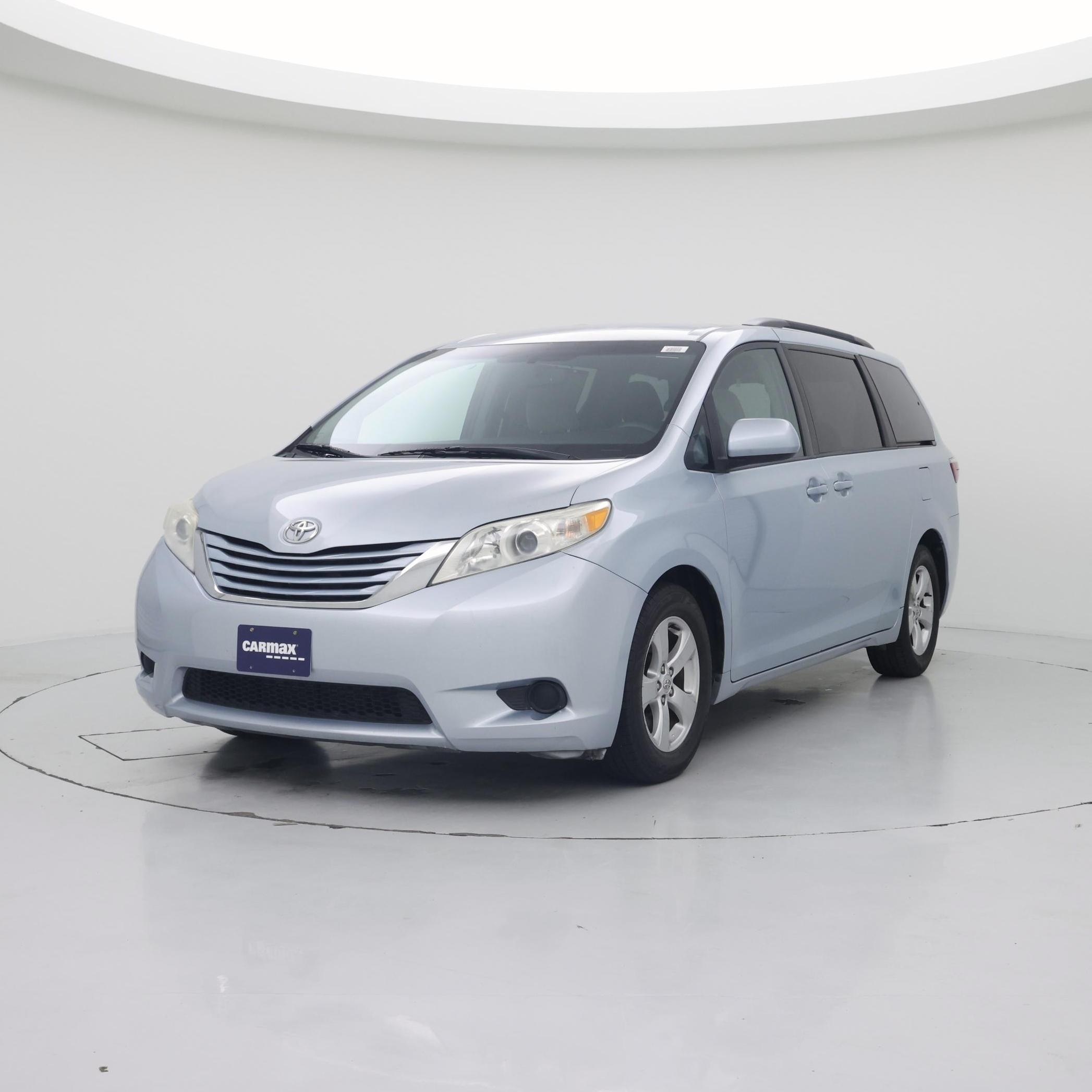 Thumbnail: 2015 Toyota Sienna - 4
