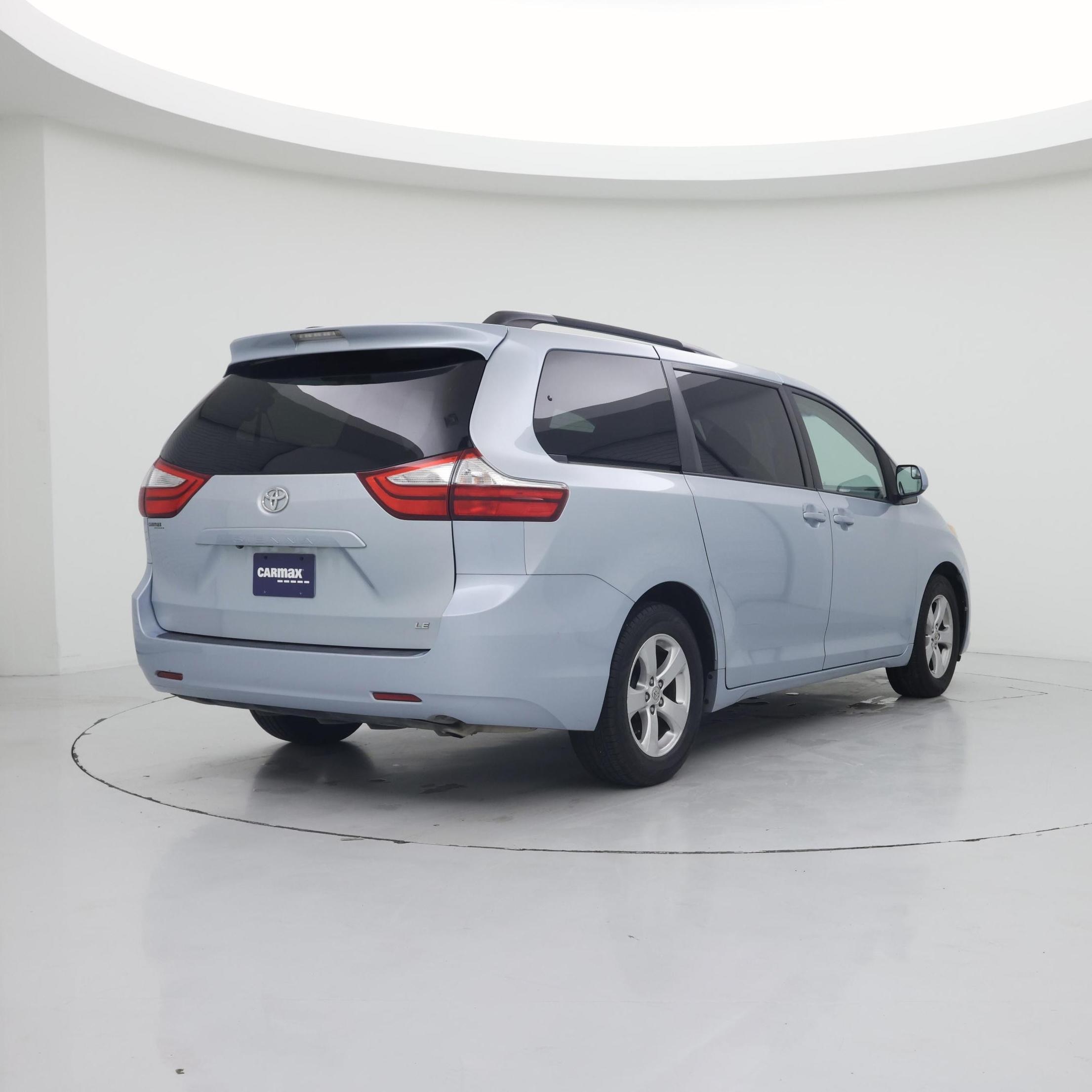 Thumbnail: 2015 Toyota Sienna - 8