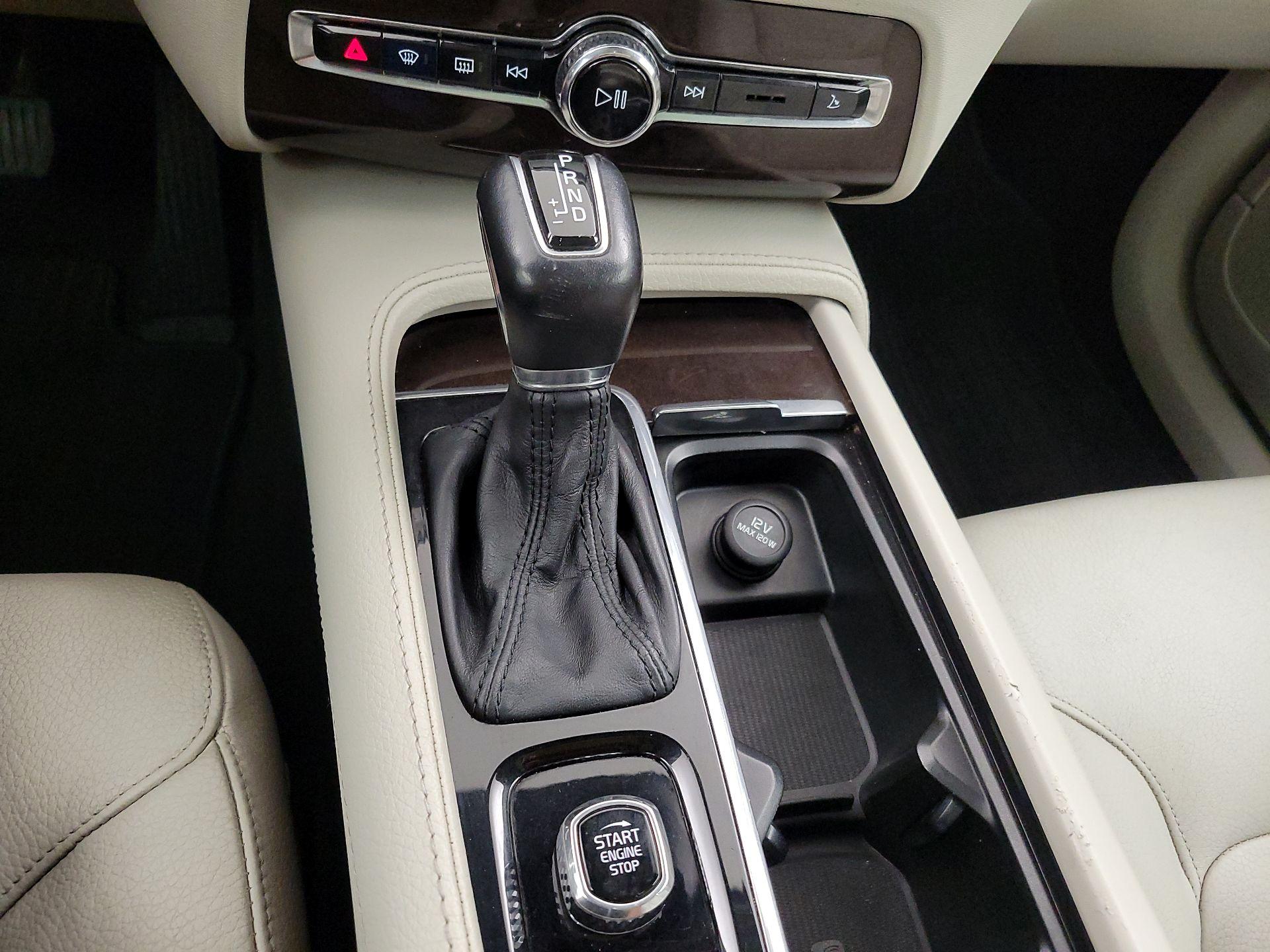 Thumbnail: 2019 Volvo XC90 - 18