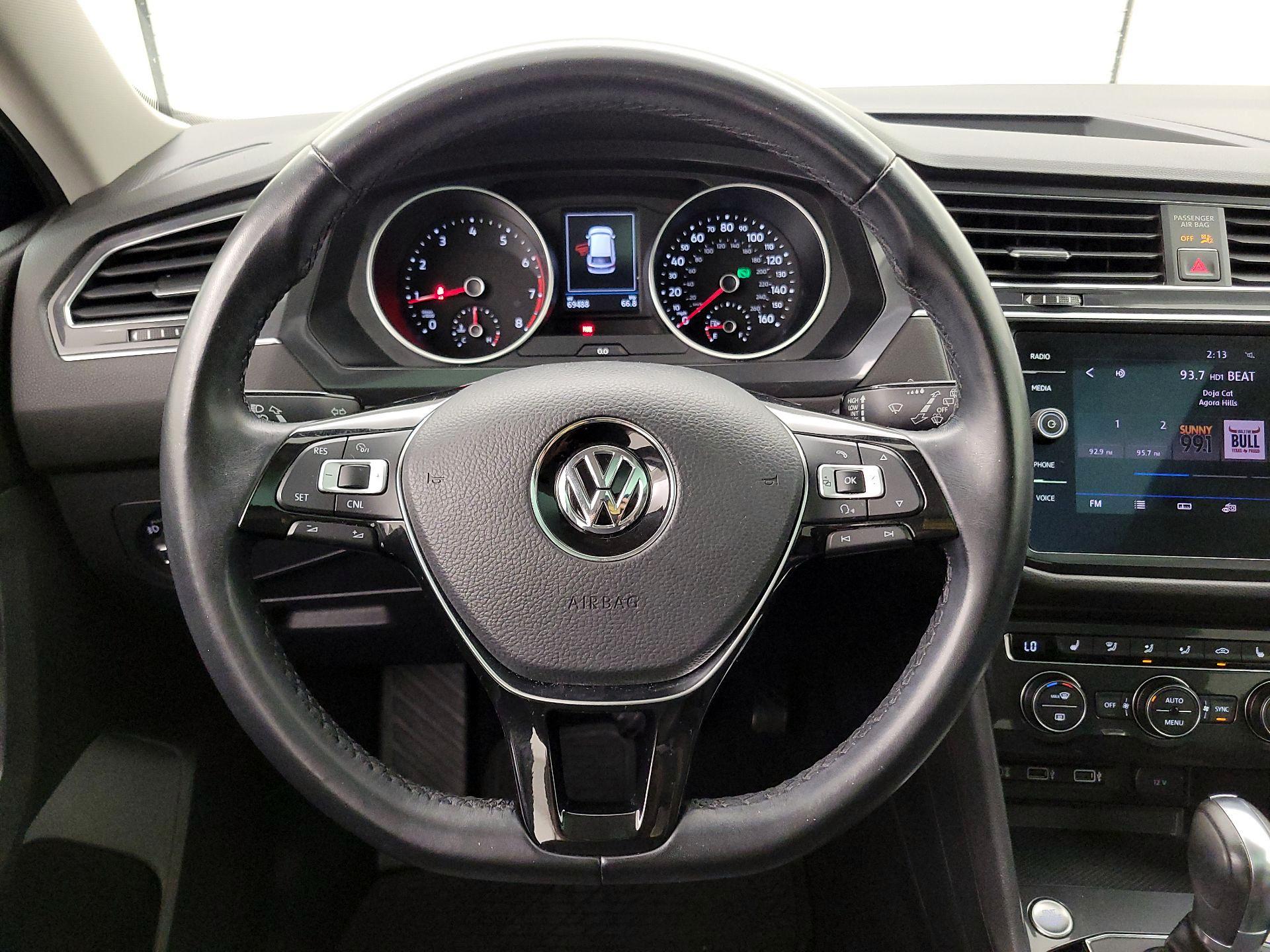 Thumbnail: 2018 Volkswagen Tiguan - 10