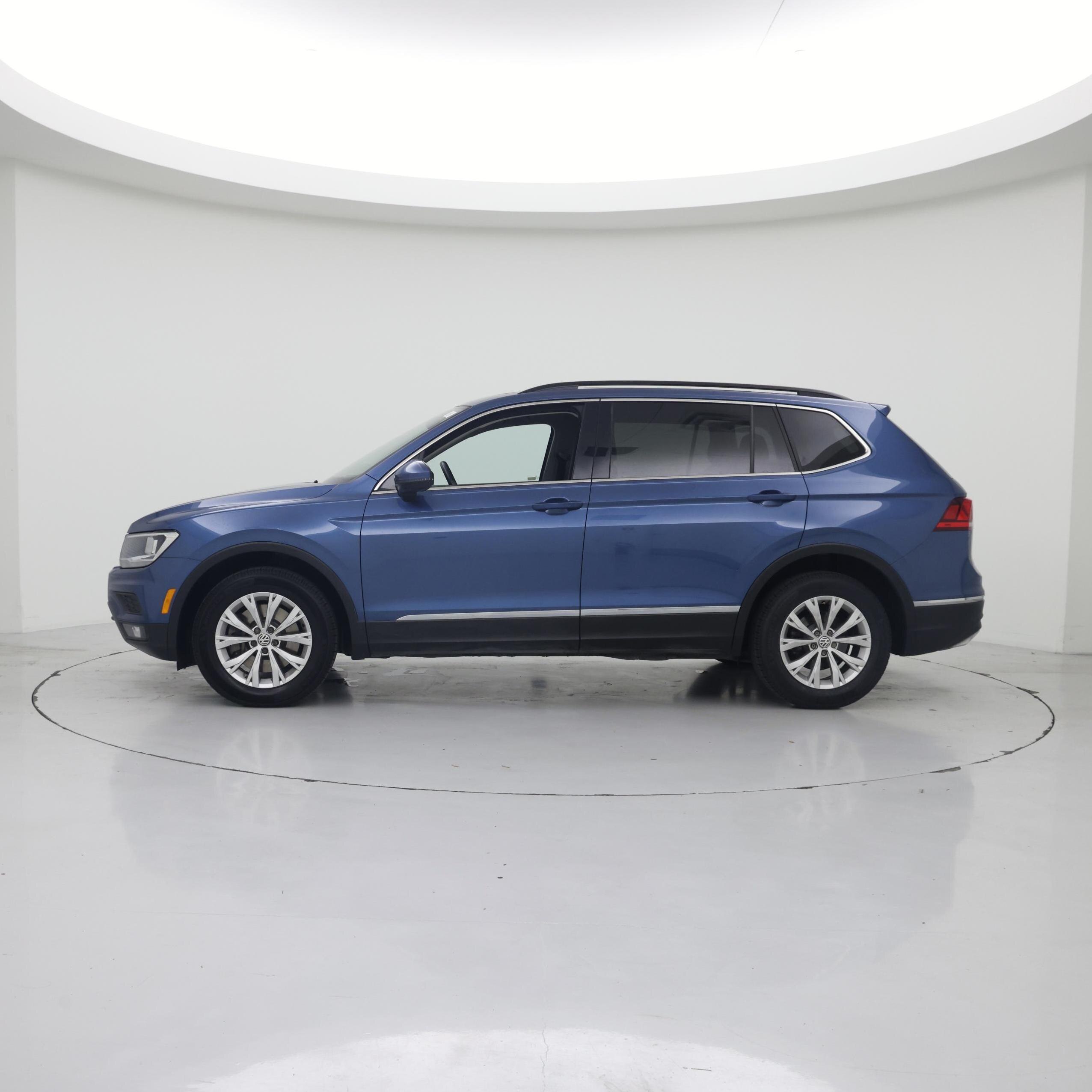 Thumbnail: 2018 Volkswagen Tiguan - 3
