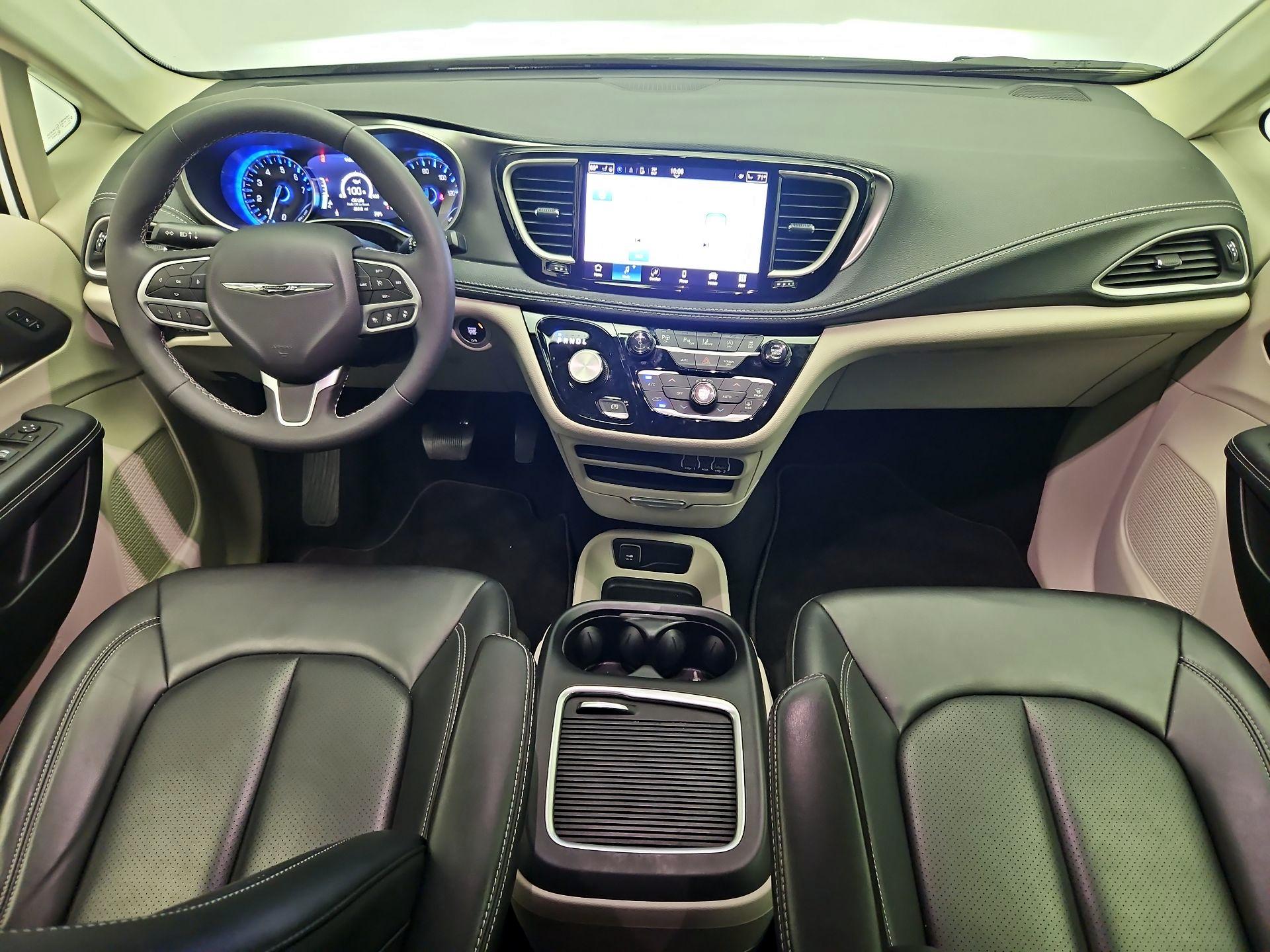 Thumbnail: 2023 Chrysler Pacifica - 9