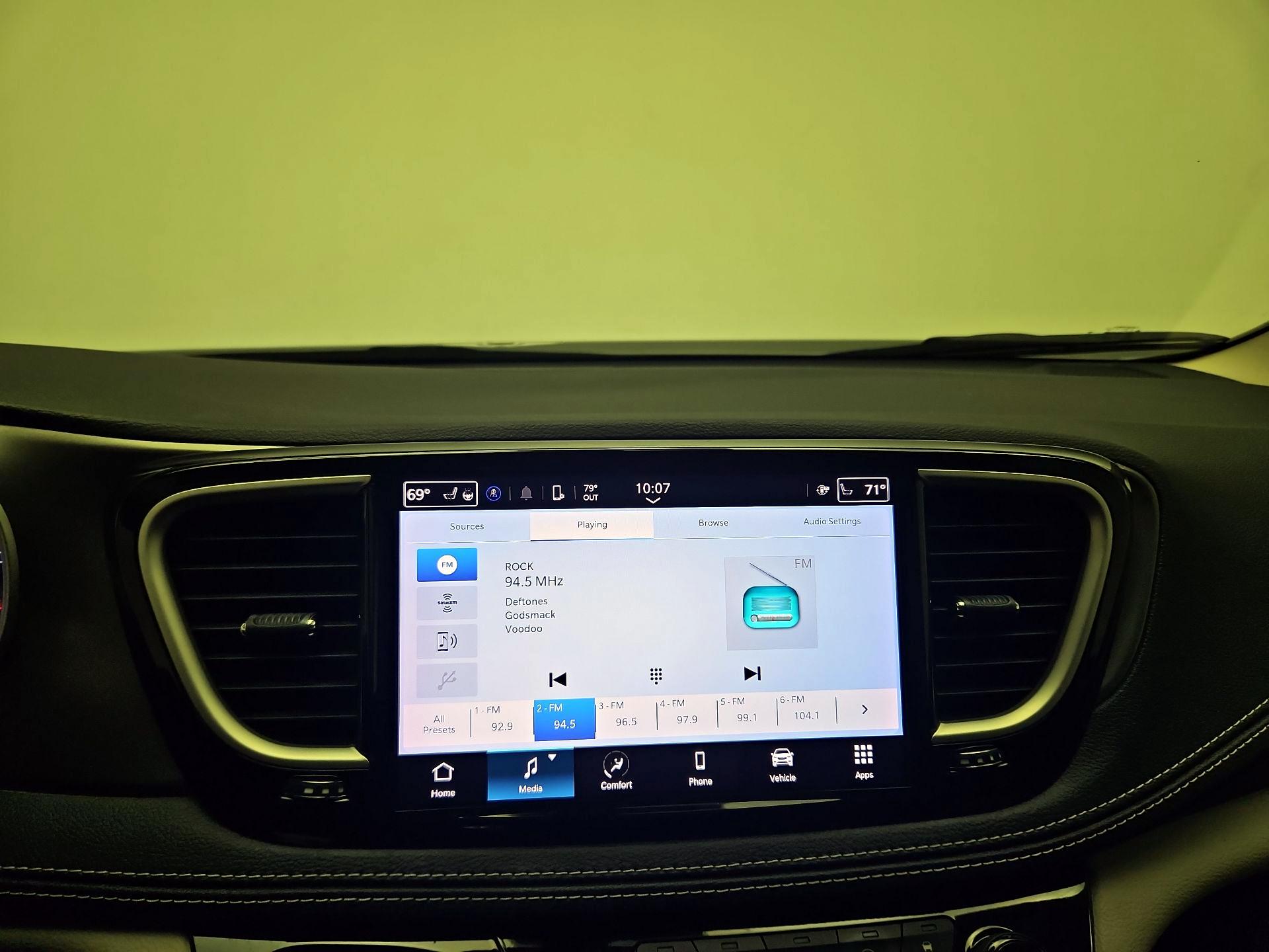 Thumbnail: 2023 Chrysler Pacifica - 14