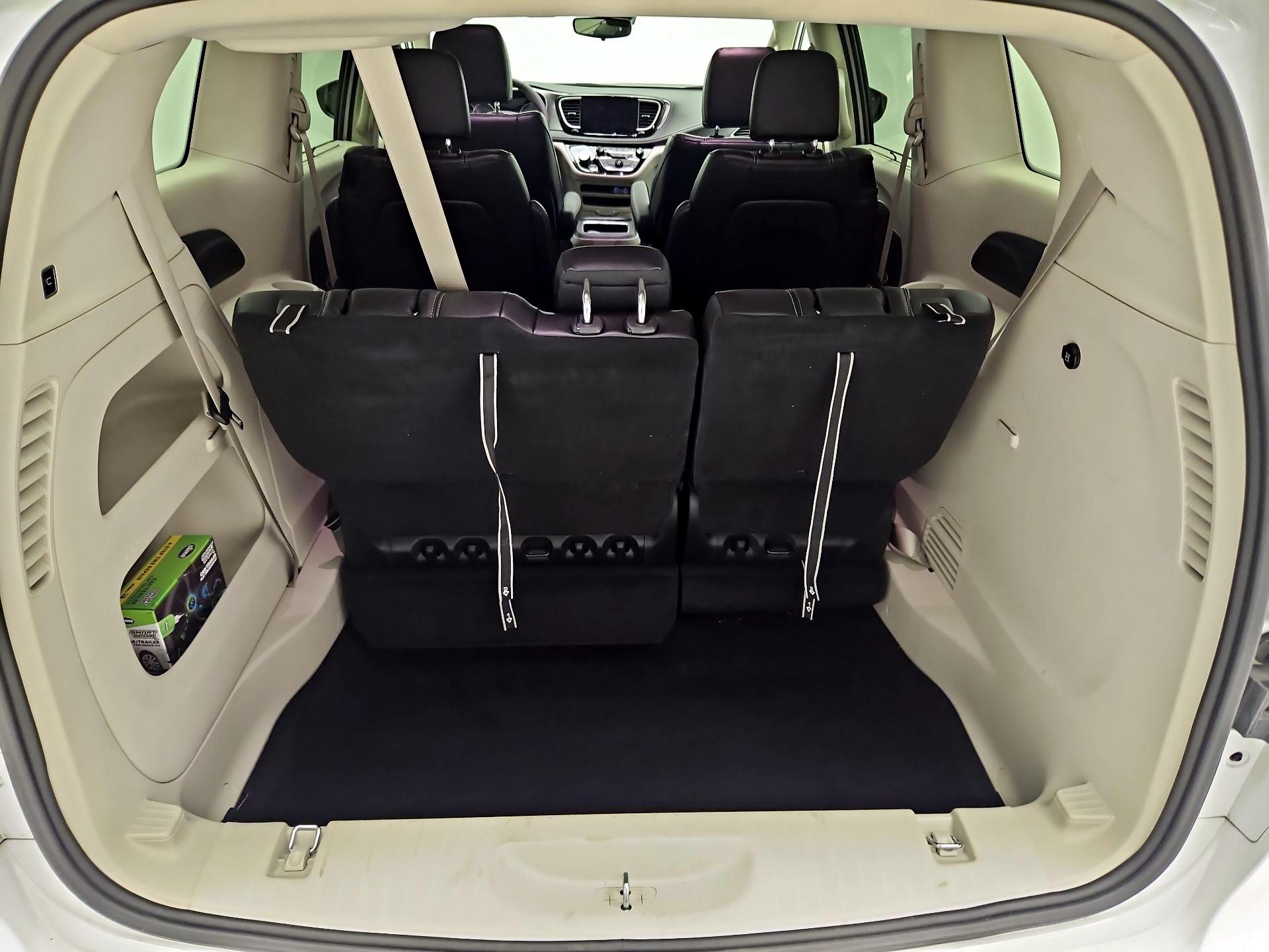 Thumbnail: 2023 Chrysler Pacifica - 18